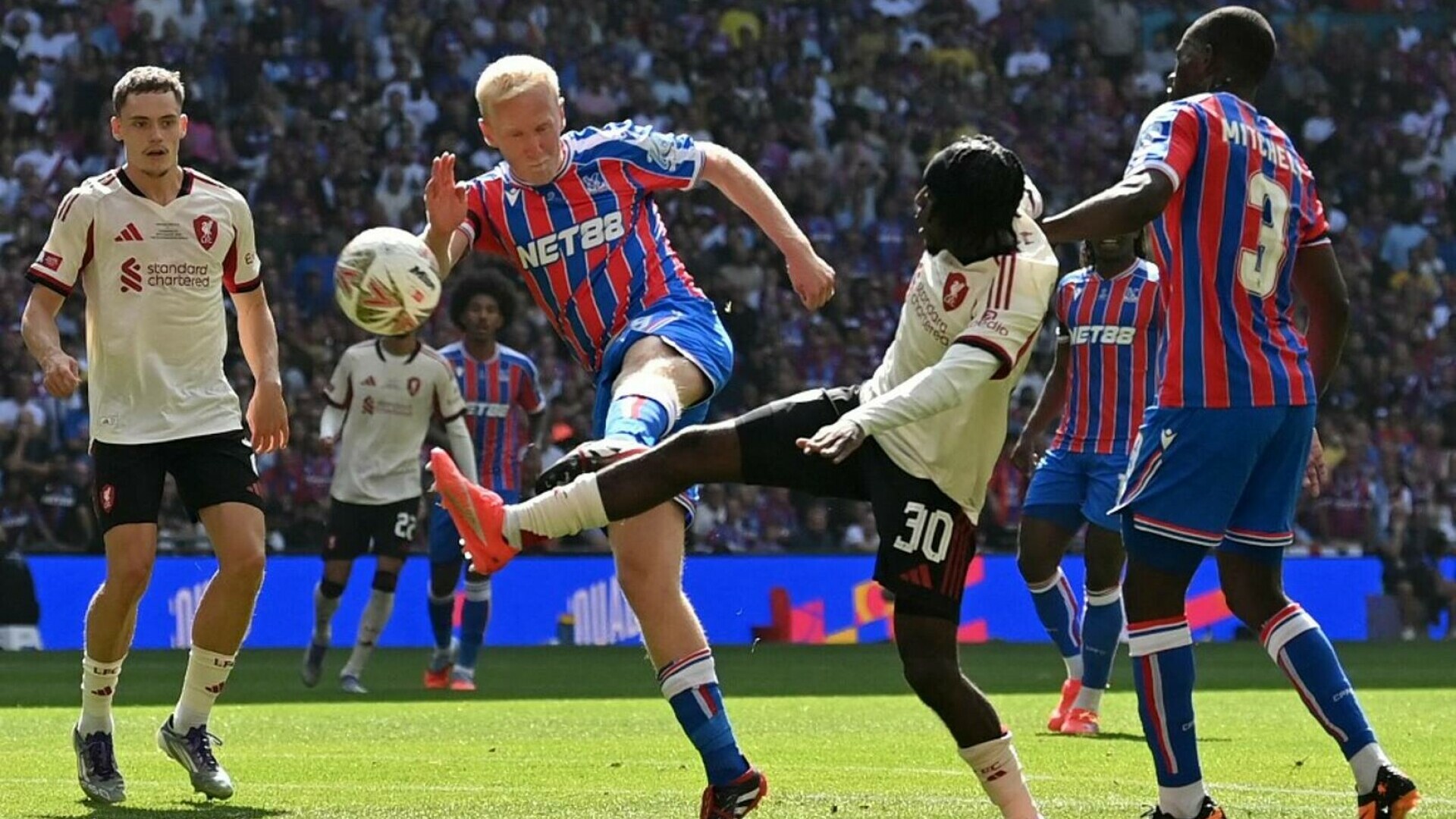 Surpriză pe Wembley. Crystal Palace a câştigat trofeul Community Shield, după 3-2 la lovituri de departajare cu FC Liverpool