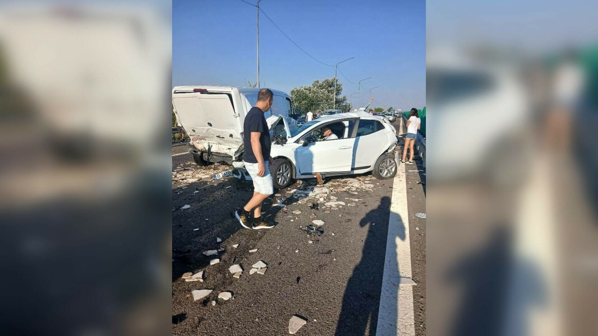 Carambol cu șapte mașini pe A2. Două persoane au fost rănite, iar traficul este blocat. FOTO