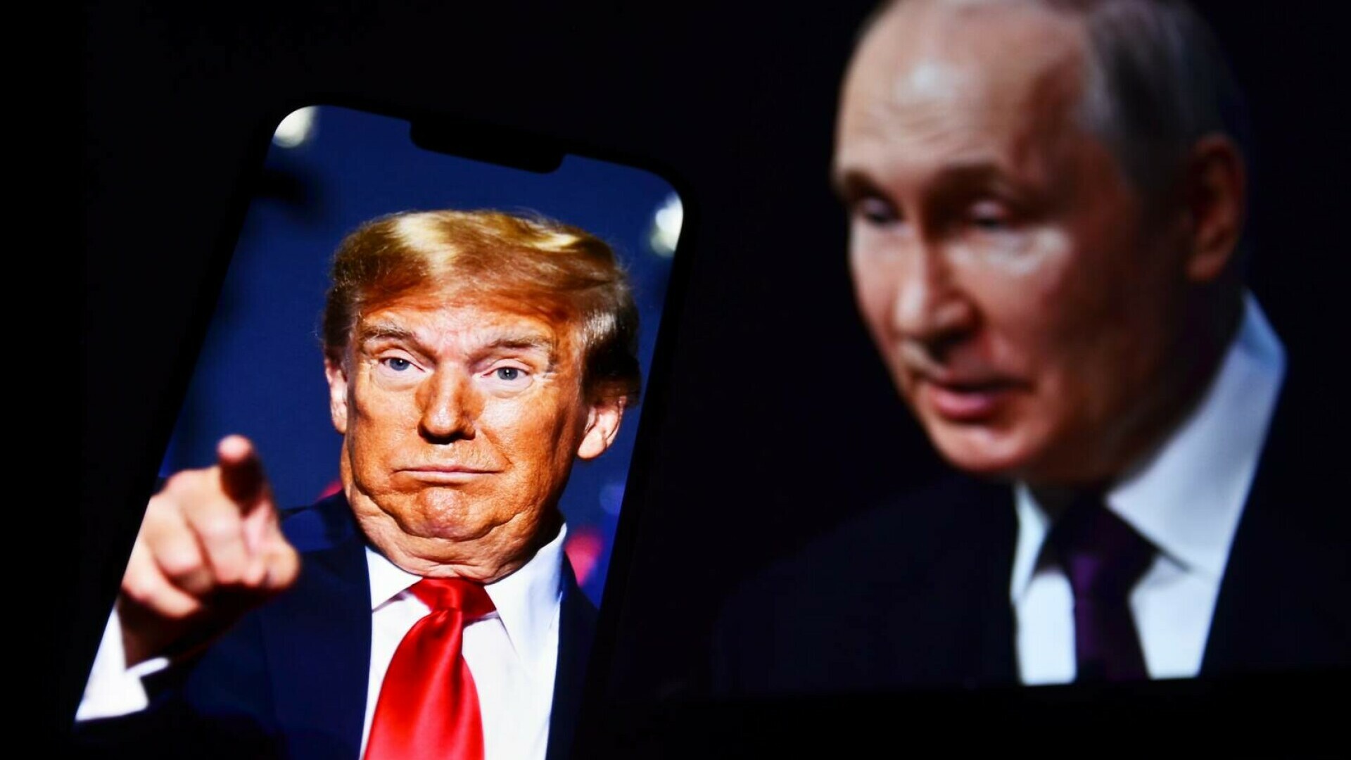 A ”cedat” Alaska rușilor. Trump a spus de două ori că se întâlnește cu Putin în Rusia. Rolul unic jucat de un român