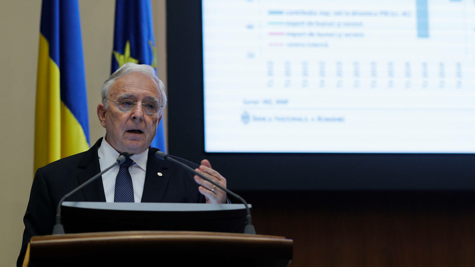Mugur Isărescu prezintă raportul trimestrial asupra inflației. Prognozele BNR