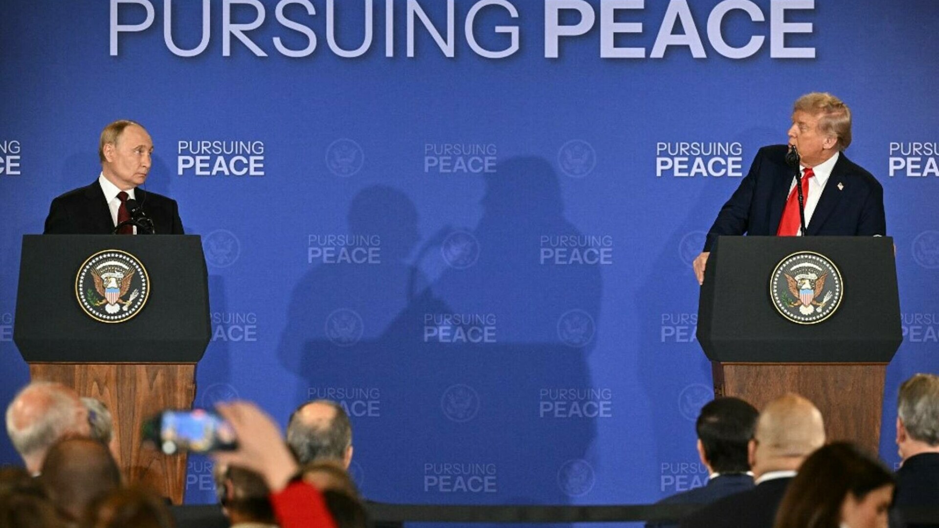 Trump anunță o nouă convorbire cu Putin, la scurt timp după discuții cu Zelenski și lideri UE