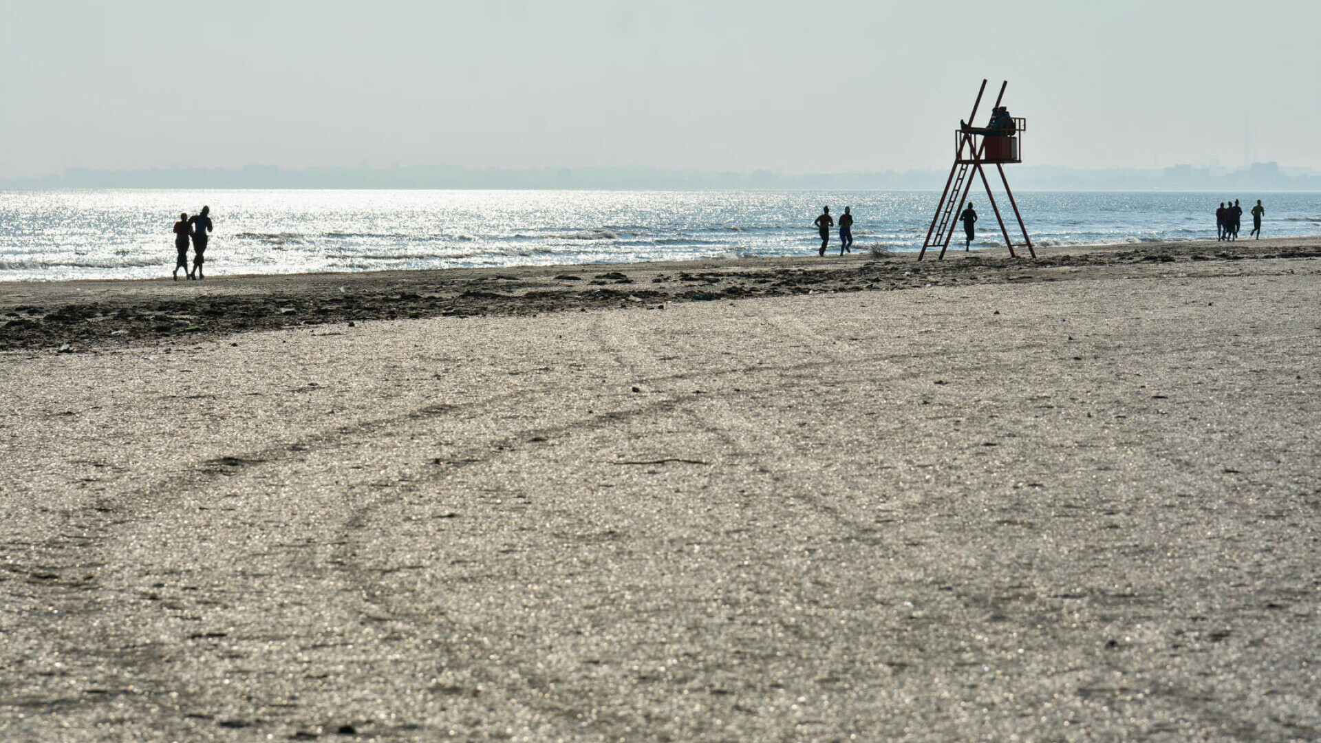 Băiat de şase ani, căutat după ce a dispărut de pe o plajă din Mamaia Nord