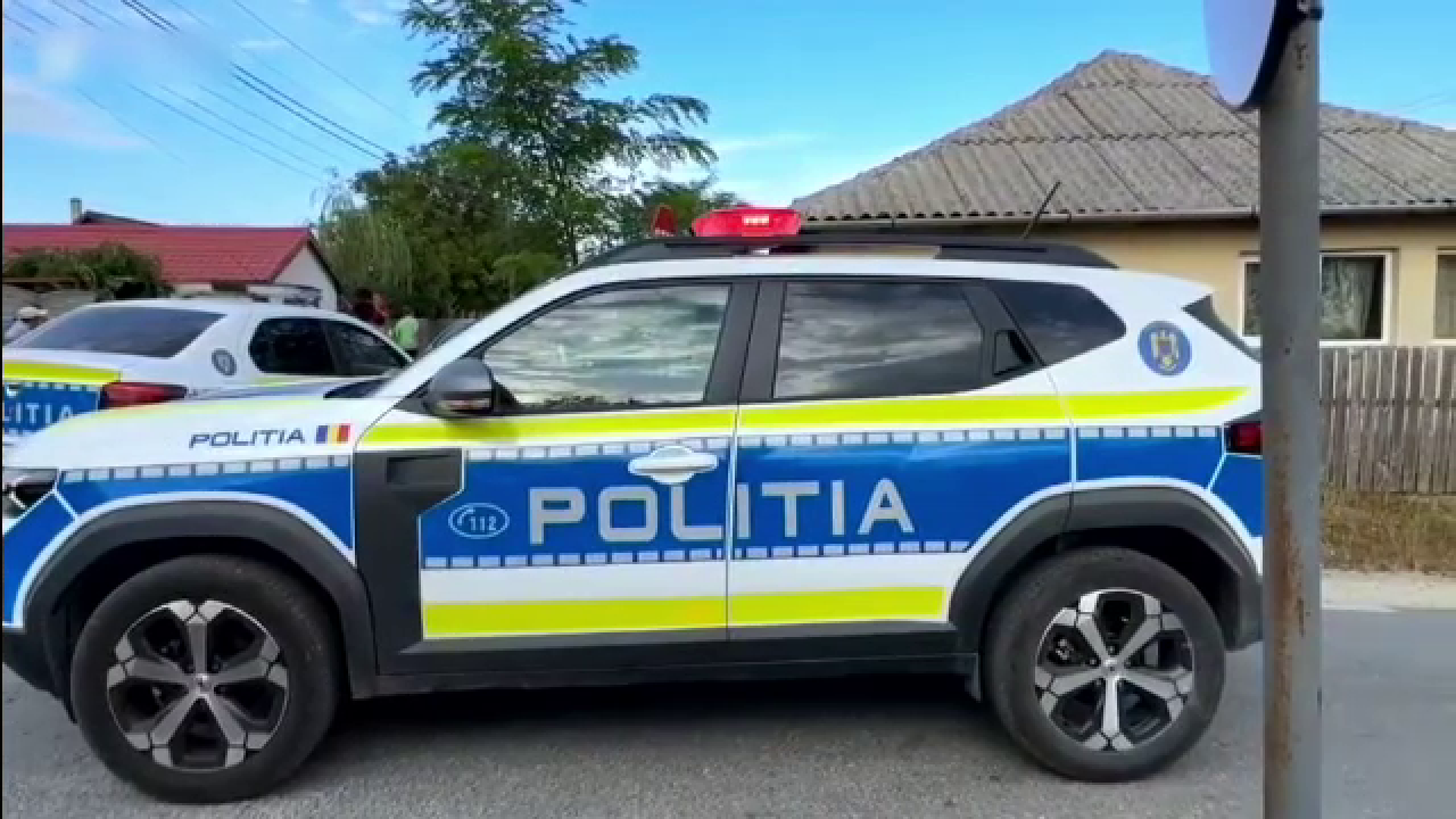 Un individ de 25 de ani a abuzat o minoră, după ce a amenințat-o că va arăta o poză indecentă cu ea. Ce pedeapsă riscă