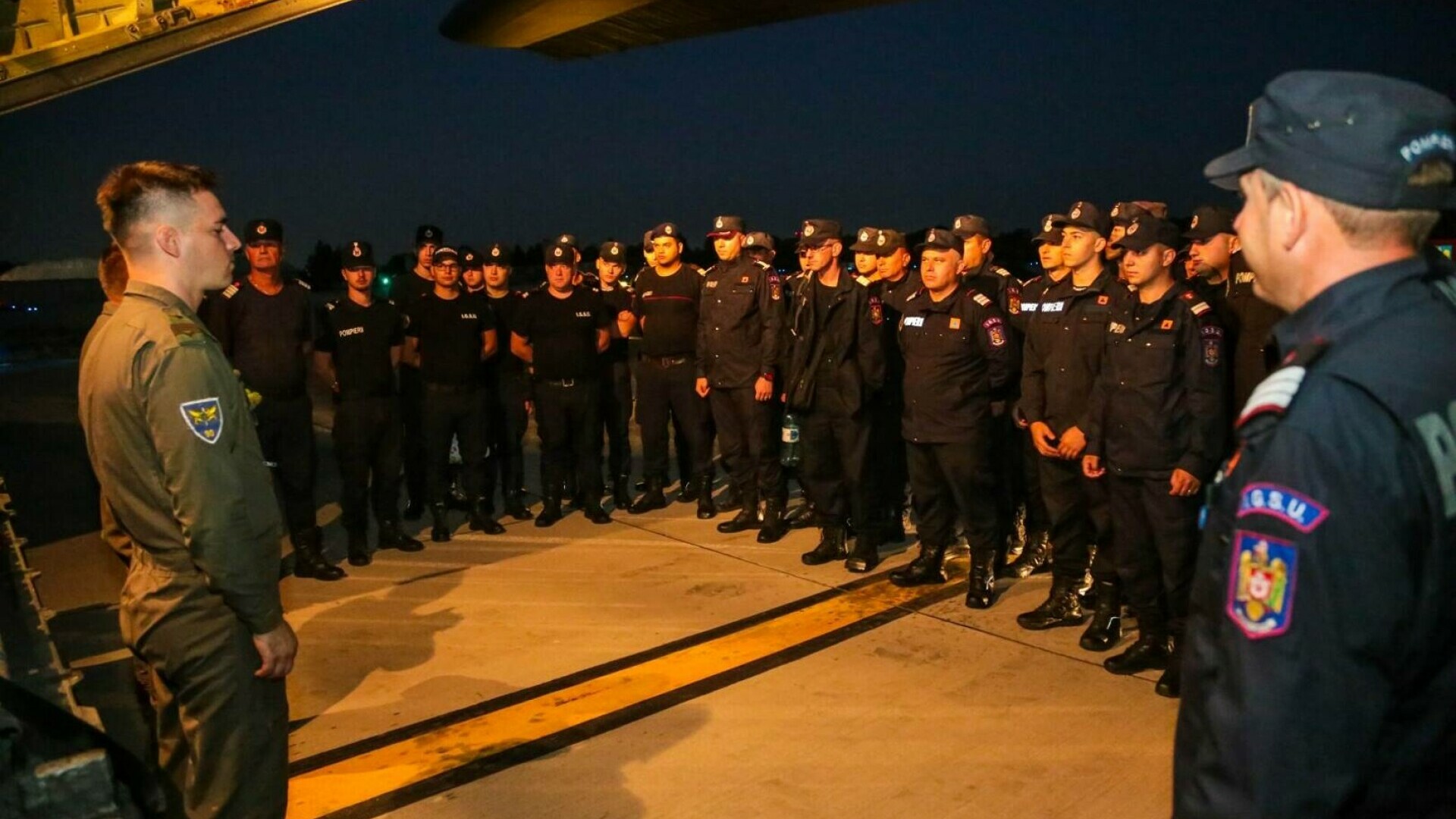 Pompierii români au plecat spre Spania cu o aeronavă militară