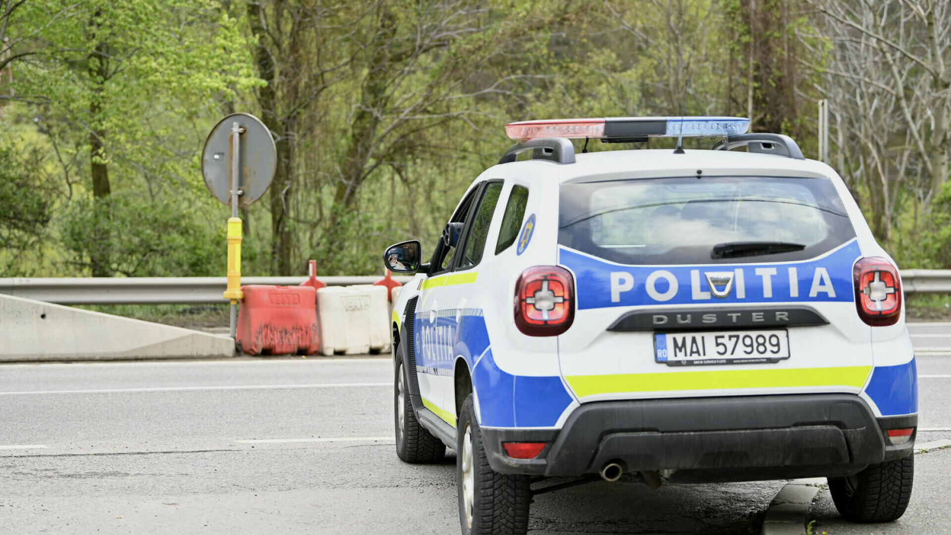 Mașină de poliție