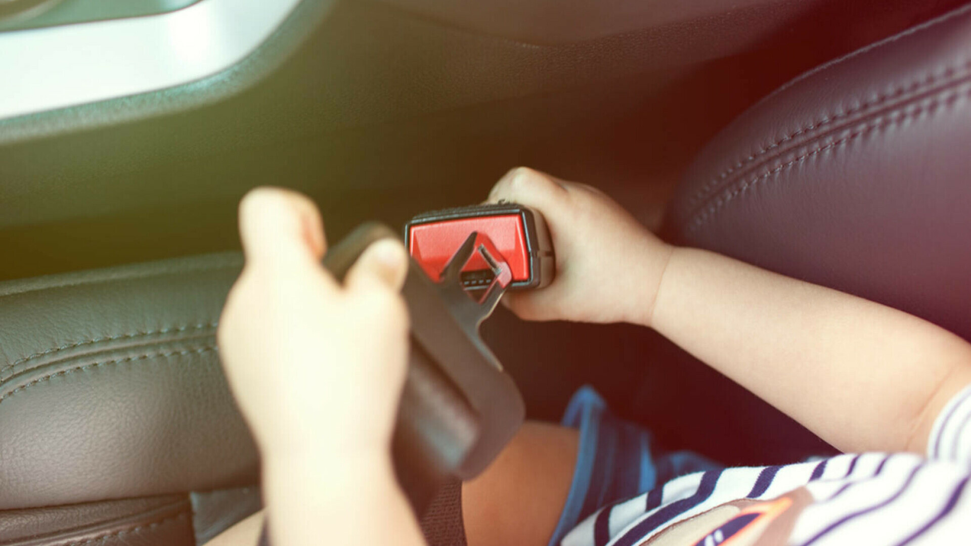 copil centura masina