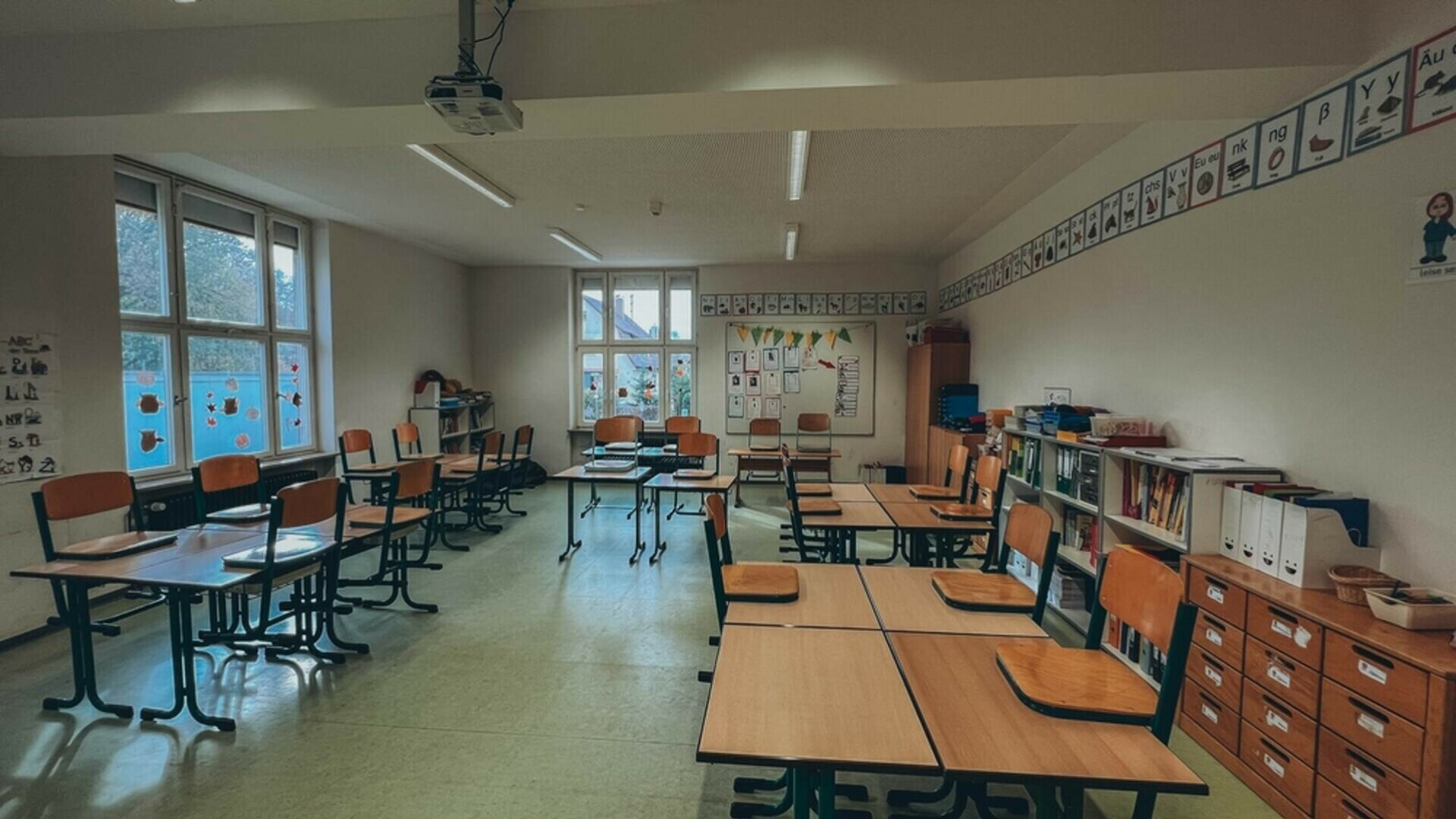 Sindicatele din educaţie cheamă cadrele didactice şi inspectorii şcolari să participe la mitingul de luni, 8 septembrie