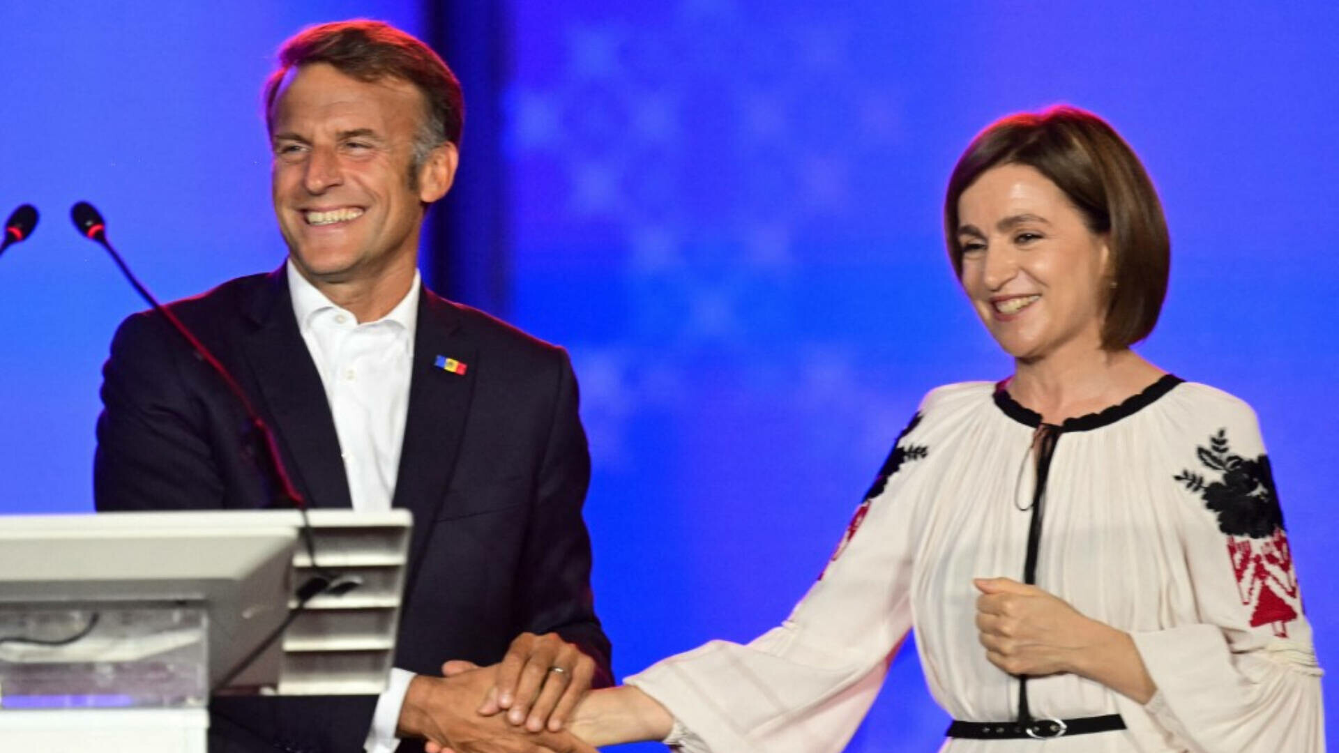 emmanuel macron maia sandu