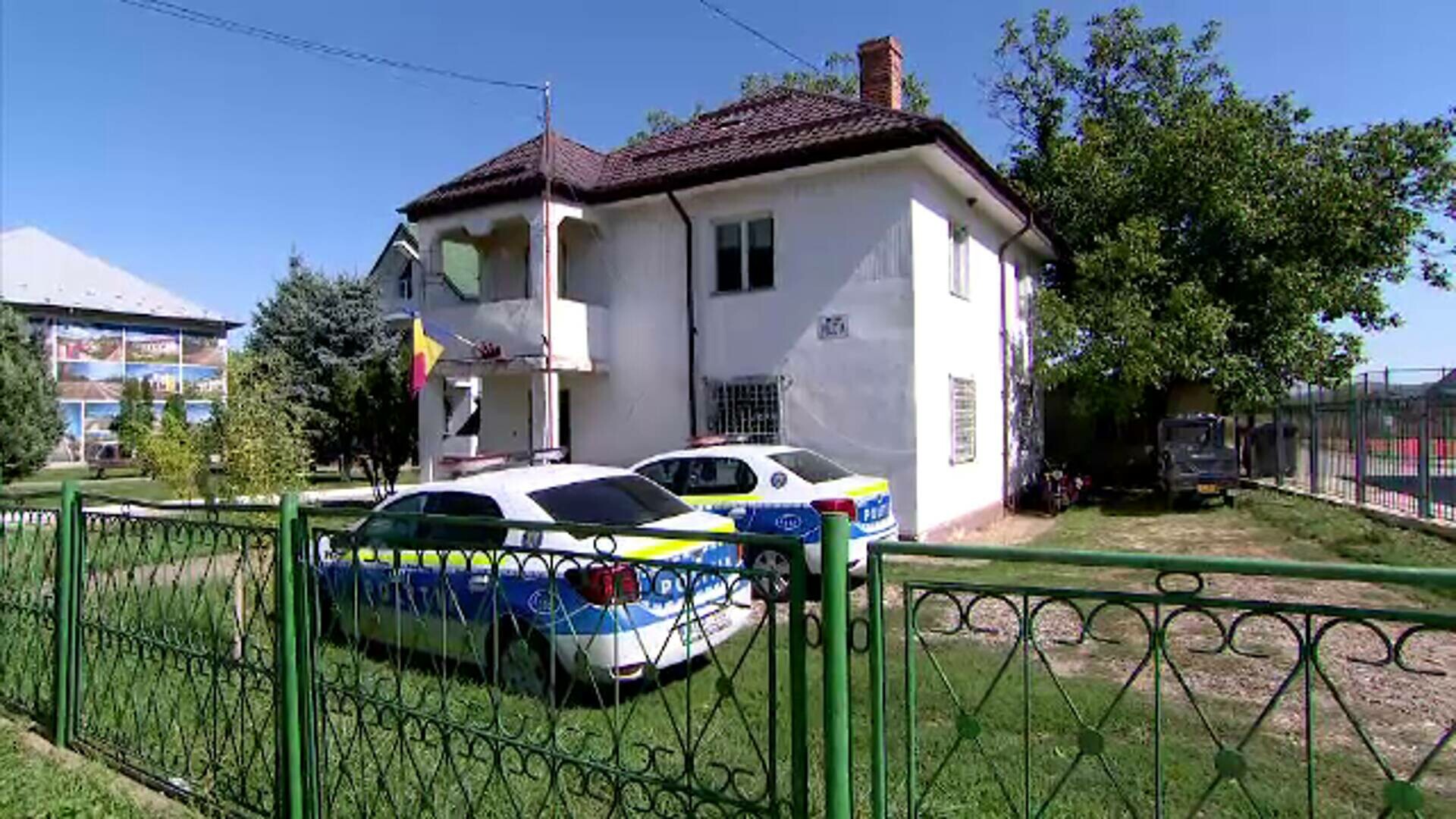 Un tânăr din Dolj, reţinut după ce a provocat distrugeri unei maşini parcate şi l-a ameninţat pe proprietarul autoturismului
