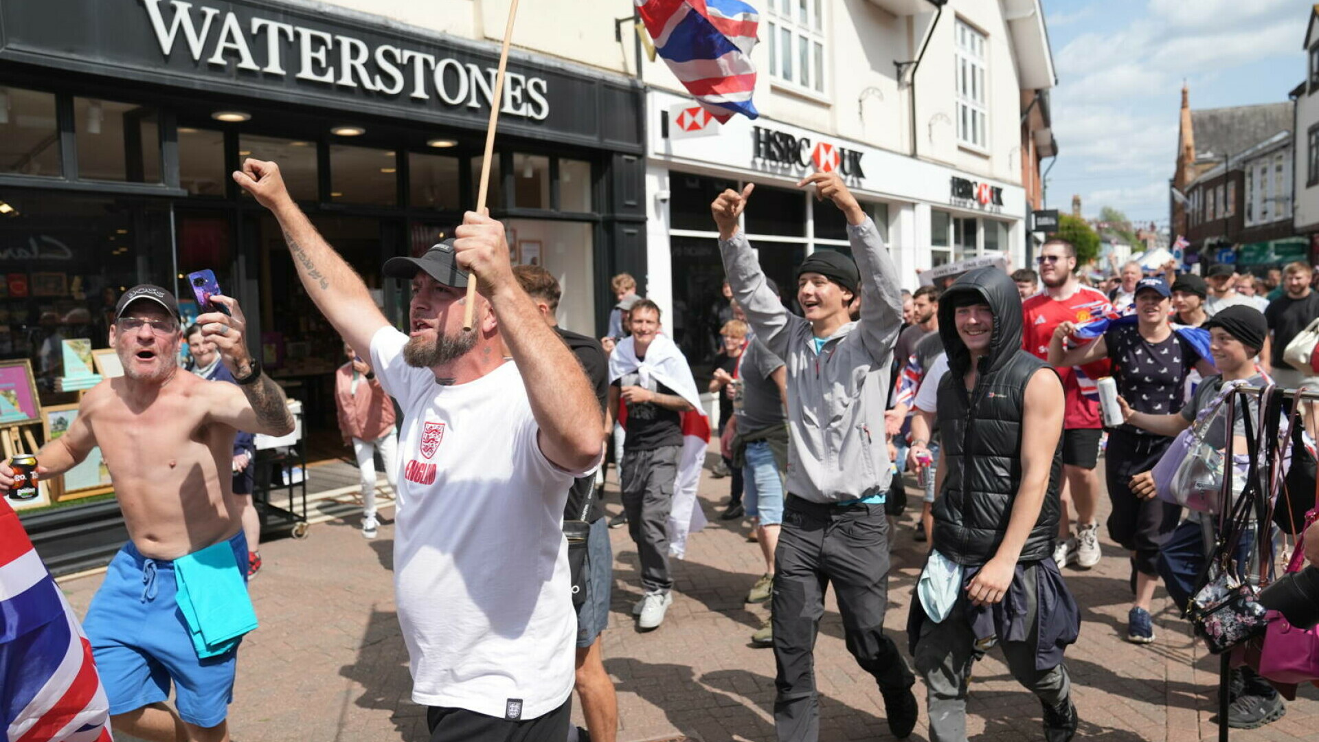 proteste azilanti viol