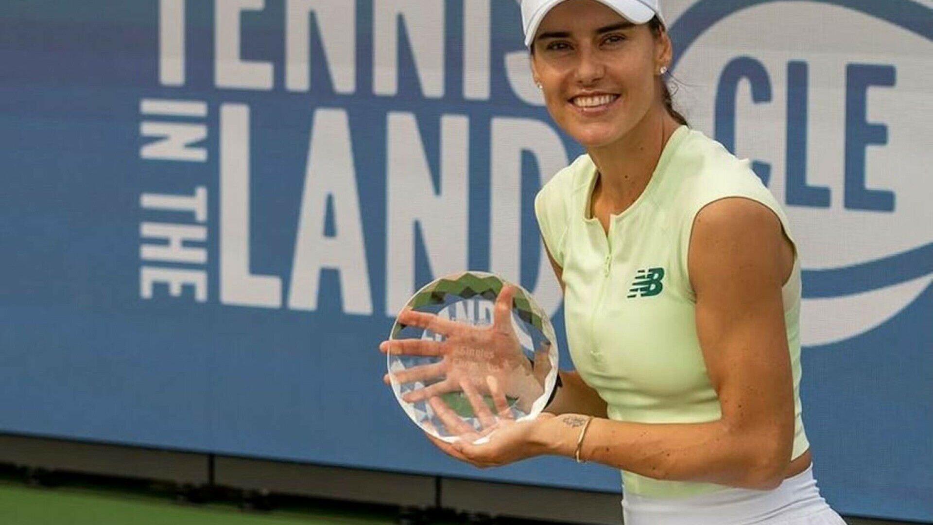 Sorana Cîrstea, jefuită la New York. I-au furat din camera de hotel trofeul câștigat la Cleveland. Apel către hoți