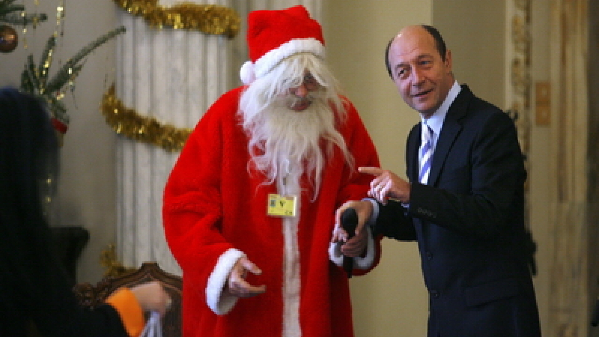 Traian Basescu si Mos Craciun