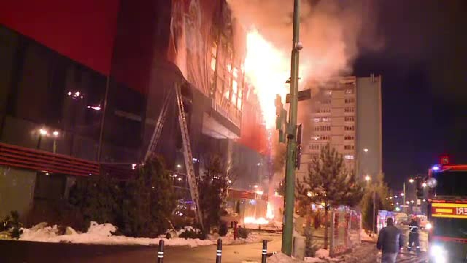 Incendiu mall Brasov