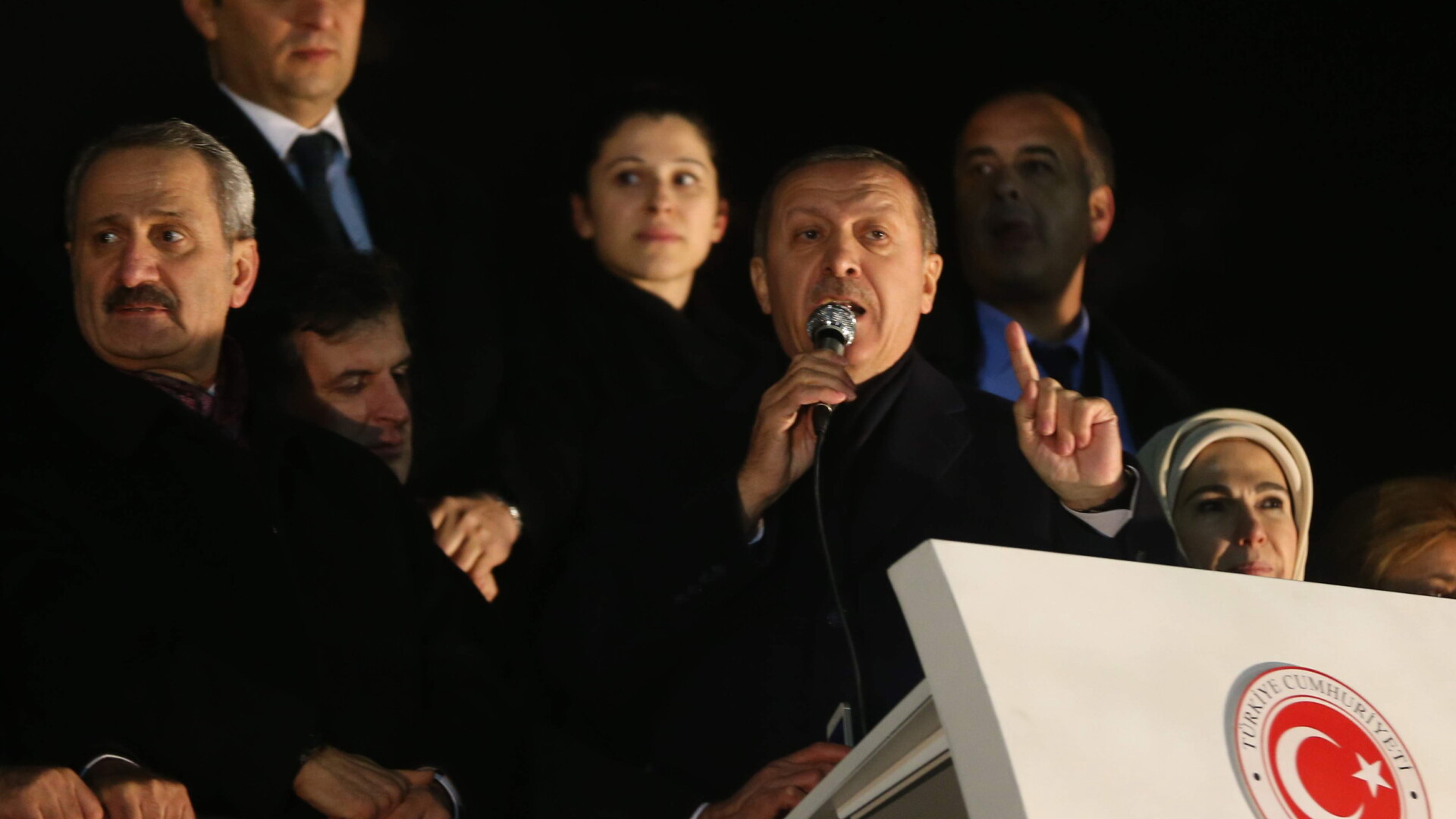 Ministrul Zafer Caglayan si premierul Recep Erdogan