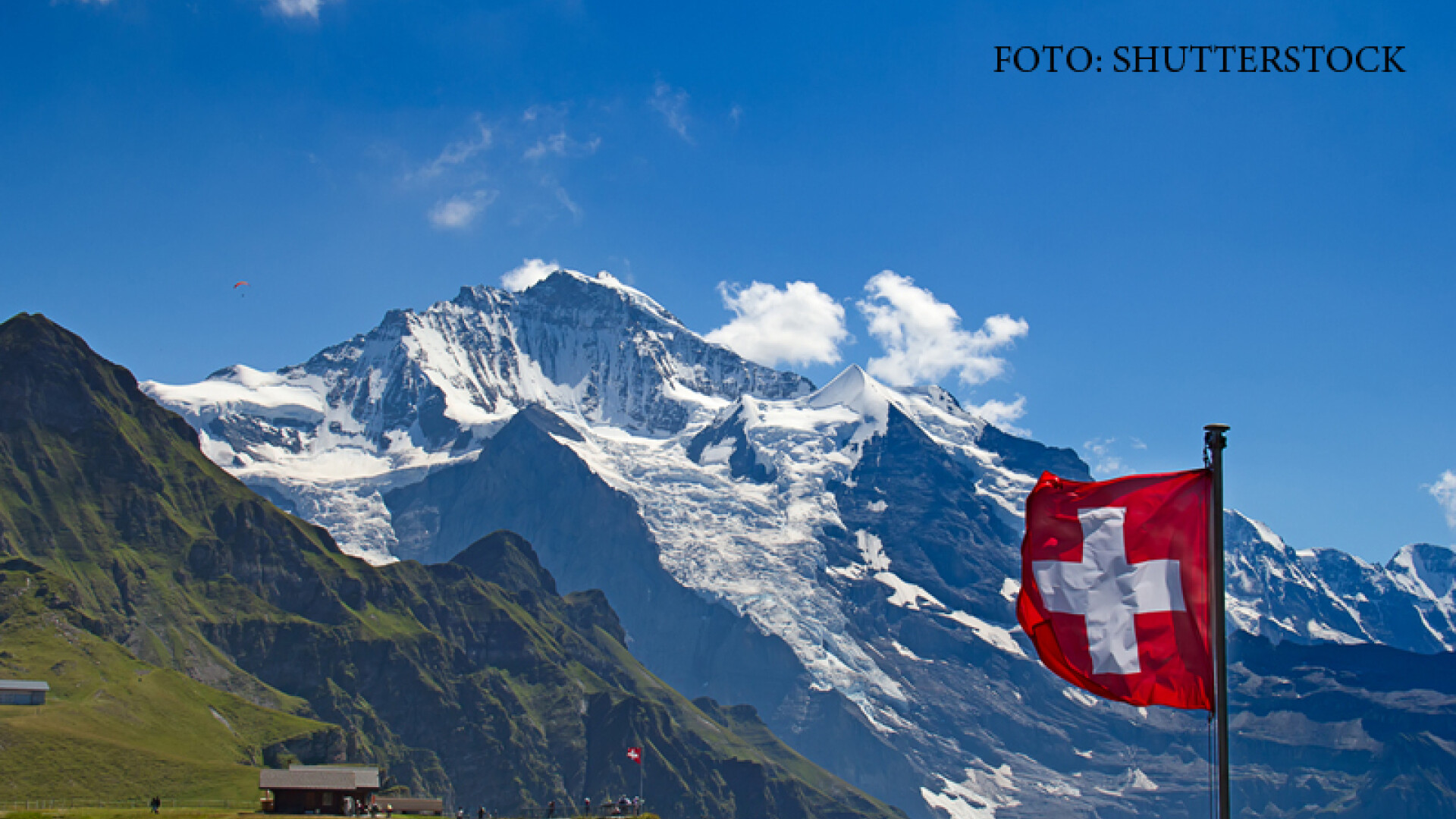 Elvetia, steag pe Jungfrau