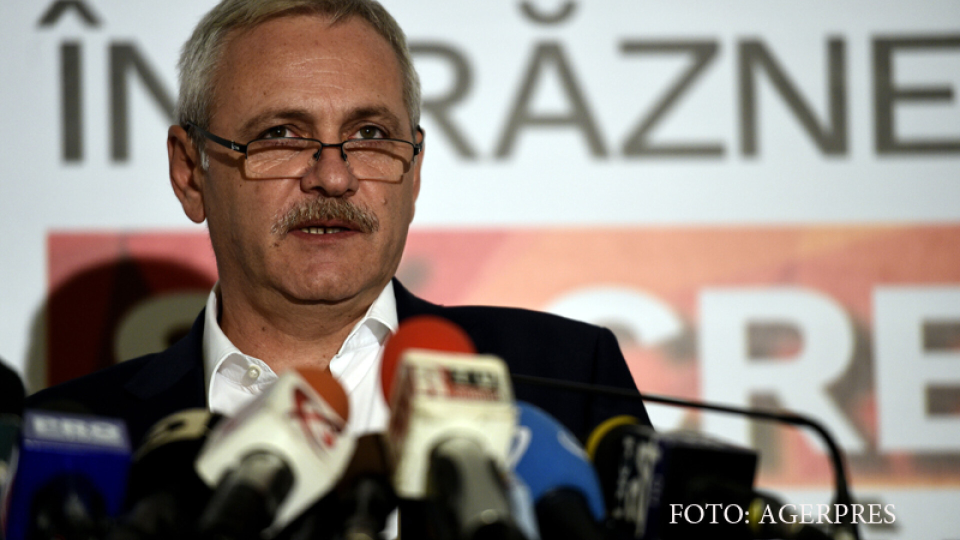 Presedintele PSD, Liviu Dragnea, sustine o conferinta de presa, la sediul partidului din Baneasa.
