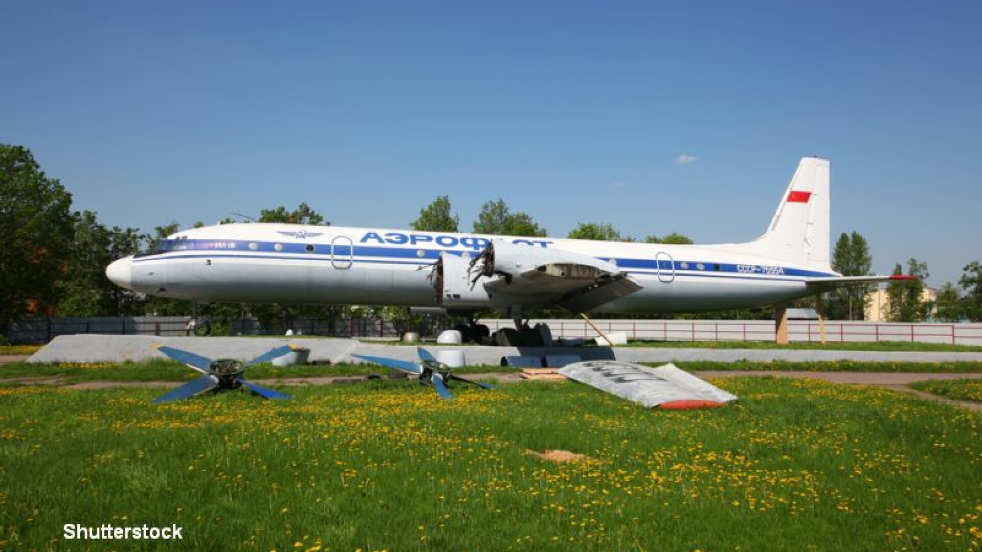 avion Ilyushin Il-18