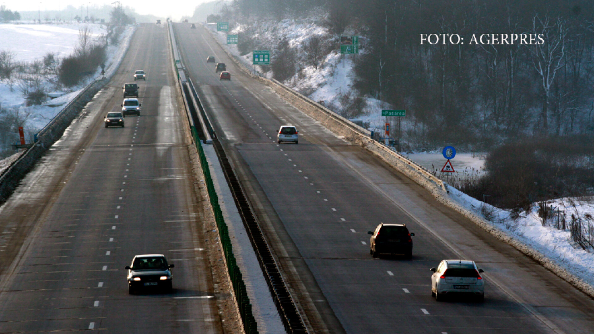 Masini pe Autostrada Soarelui, A2, dinspre Constanta spre Bucuresti.