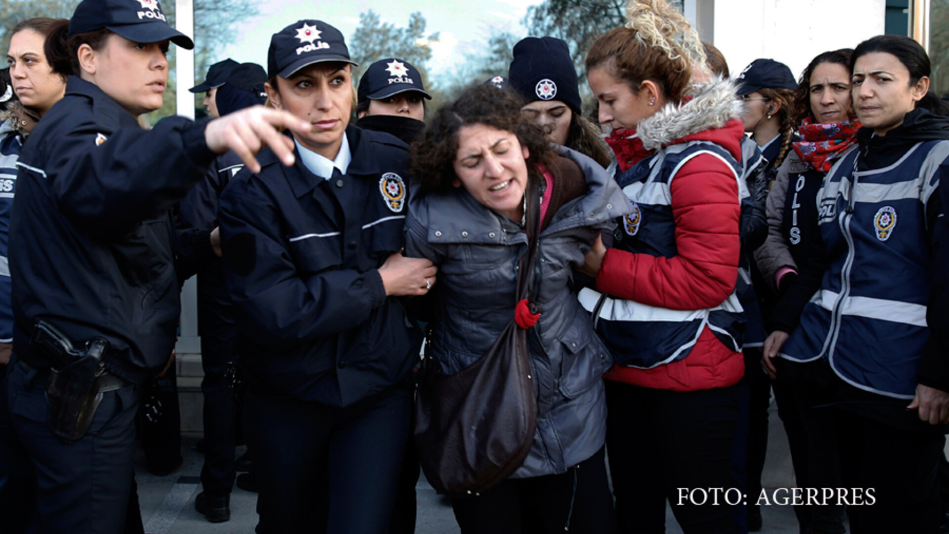 politie Turcia arestari