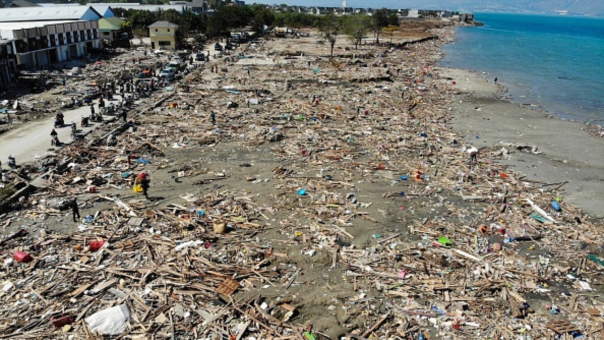 tsunami indonezia