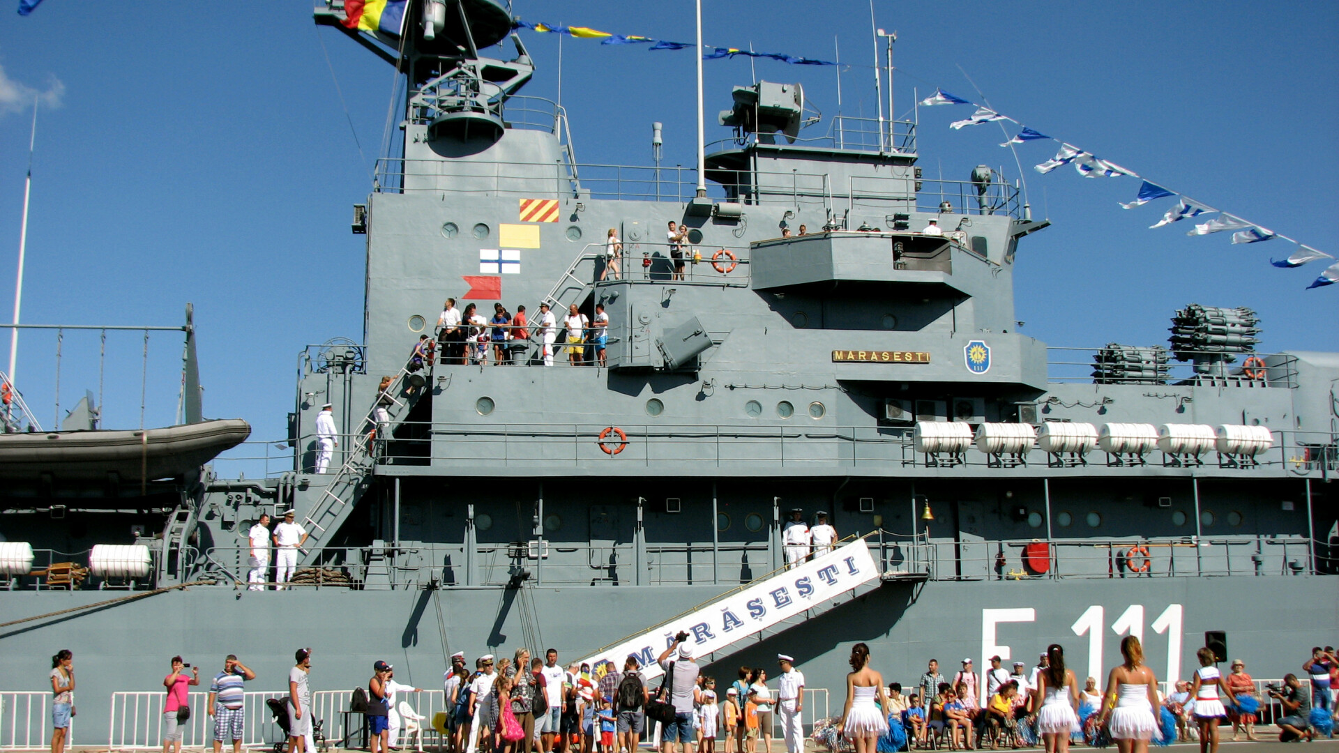 nava militara