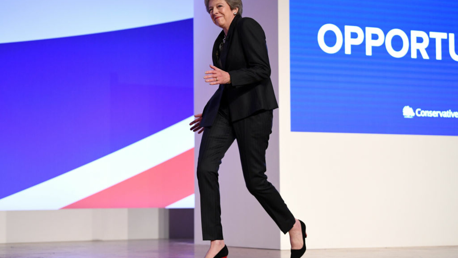 Premierul britanic Theresa May la o conferință de presă