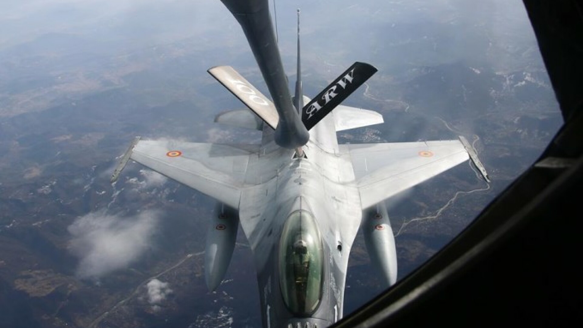 Senatul a adoptat proiectul privind achiziţia a cinci avioane F16