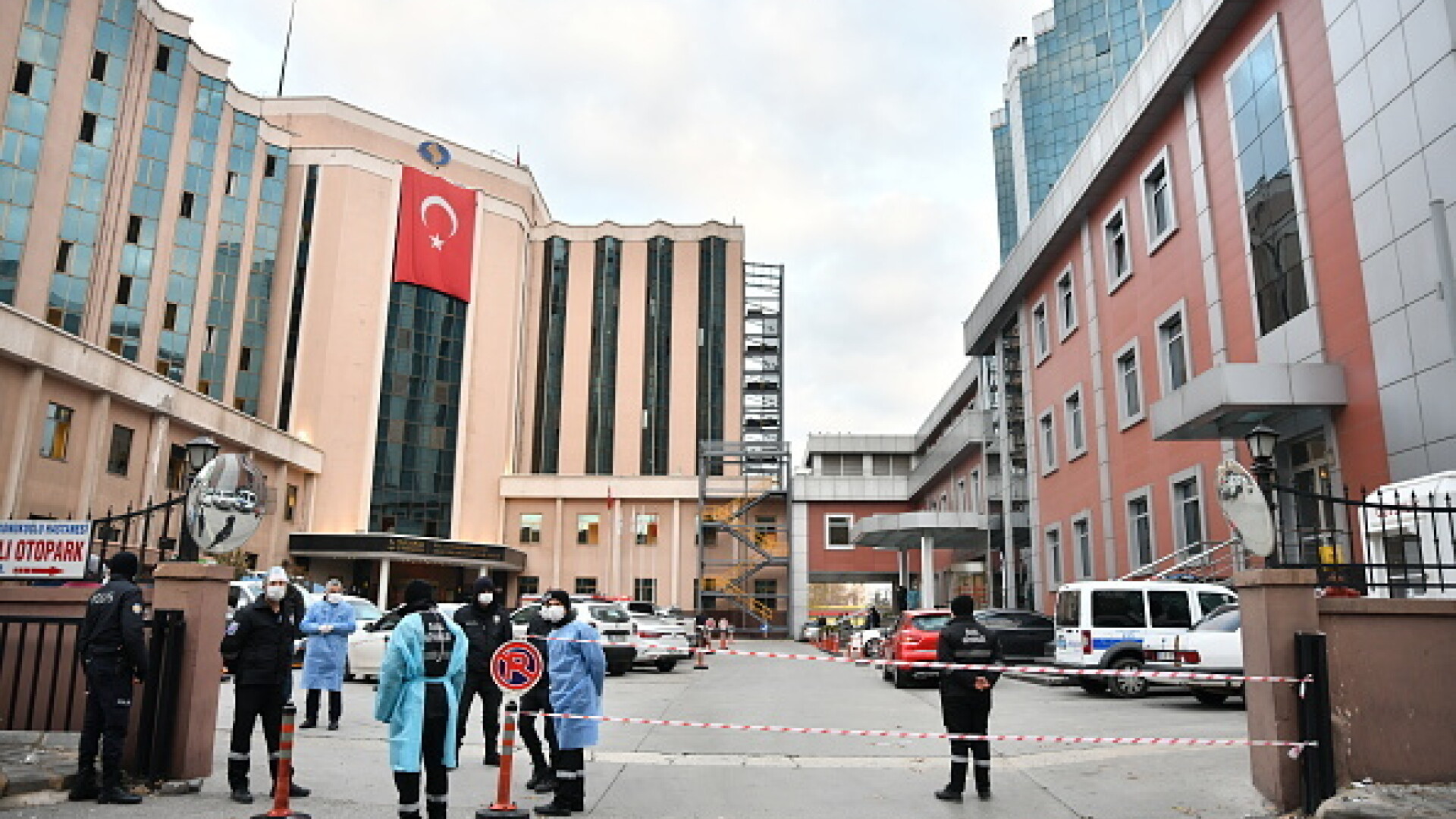 Incendiu la secția de Terapie Intensivă Covid-19 a unui spital din Turcia. Opt persoane au murit - 6