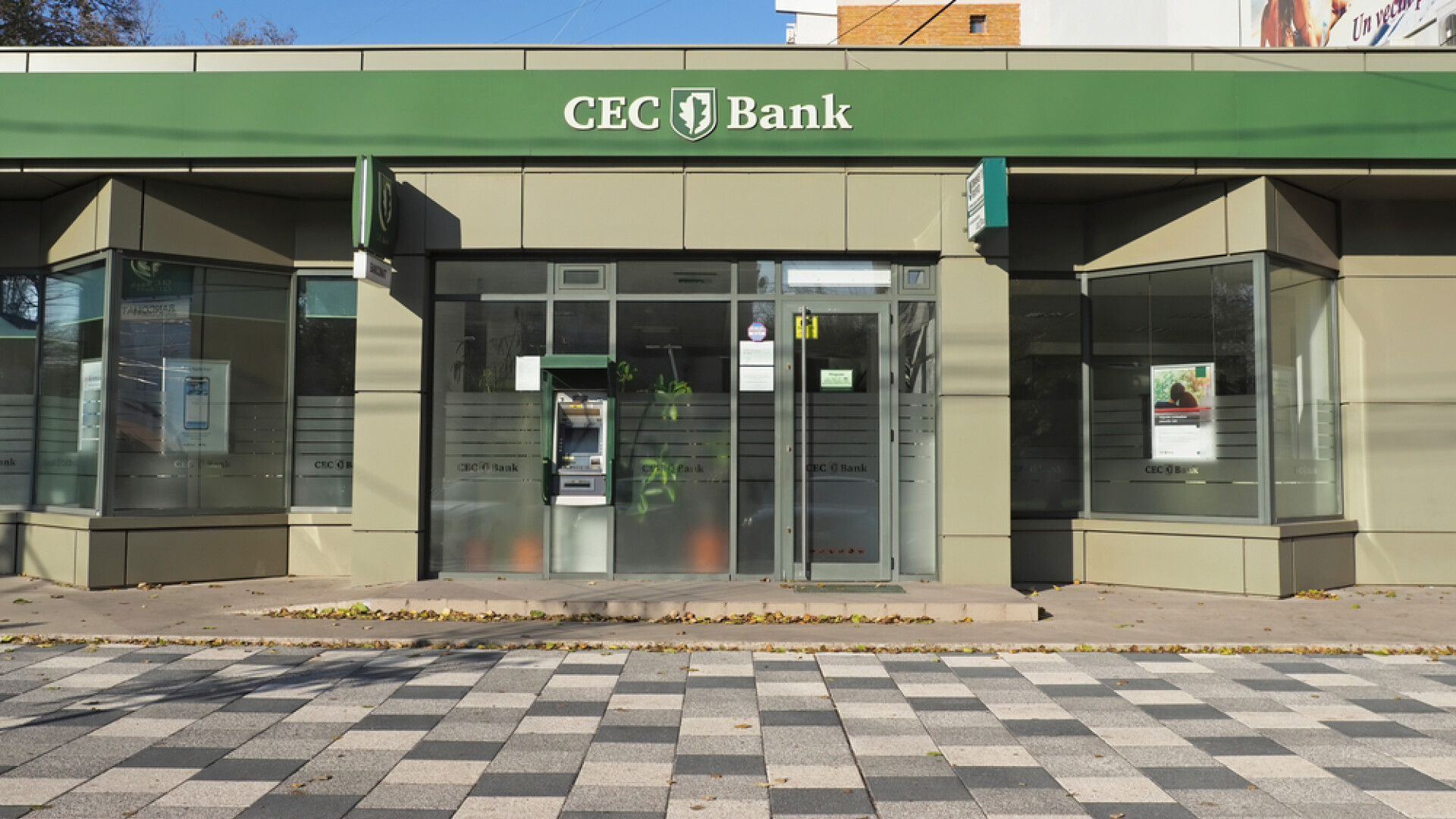 Probleme cu cardurile CEC Bank, la bancomate și plățile la comercianți. Ce măsuri a luat banca