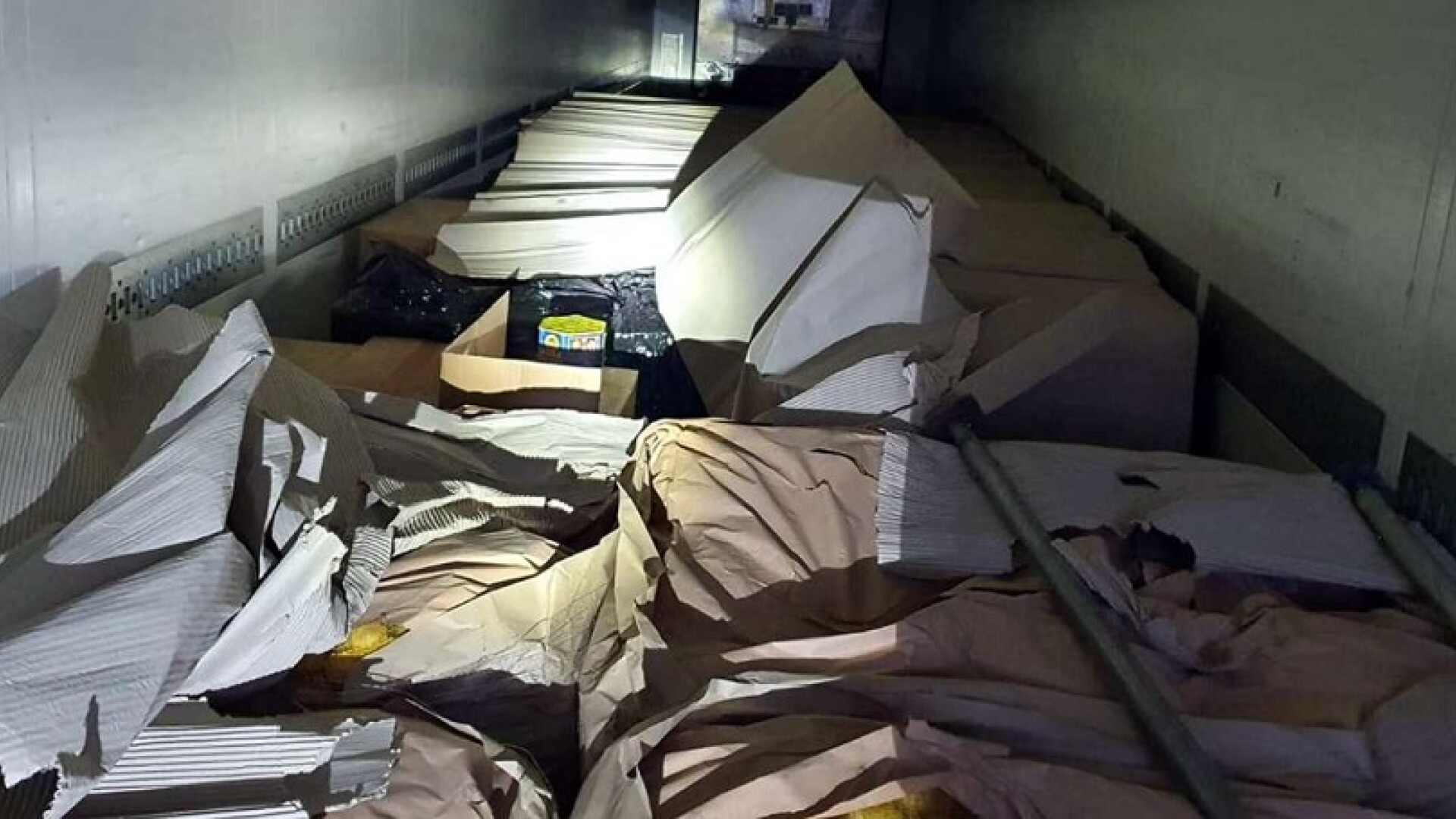 Giurgiu: Aproximativ 15 tone de materiale pirotehnice au fost depistate la frontieră, ascunse prin metoda capac