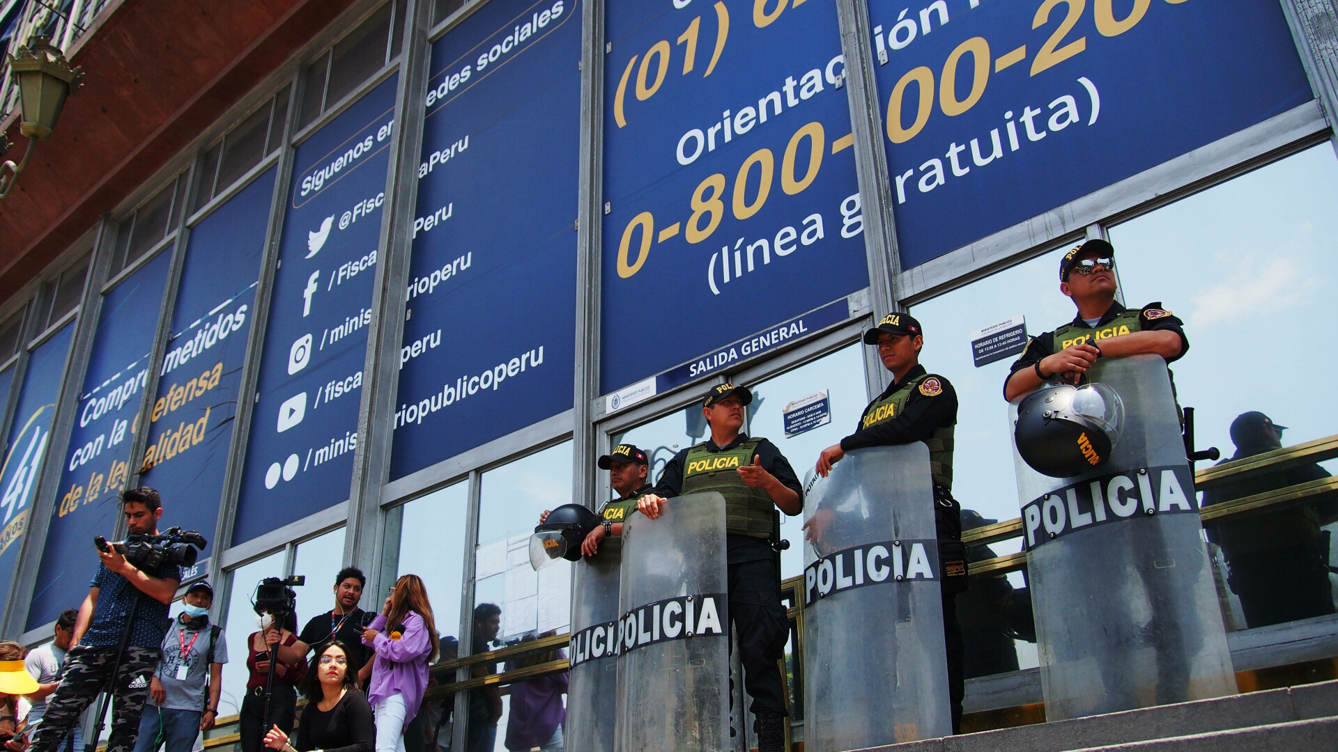 Starea de urgență, decretată în Peru, după moartea a șapte persoane în manifestațiile violente. Ce vor oamenii
