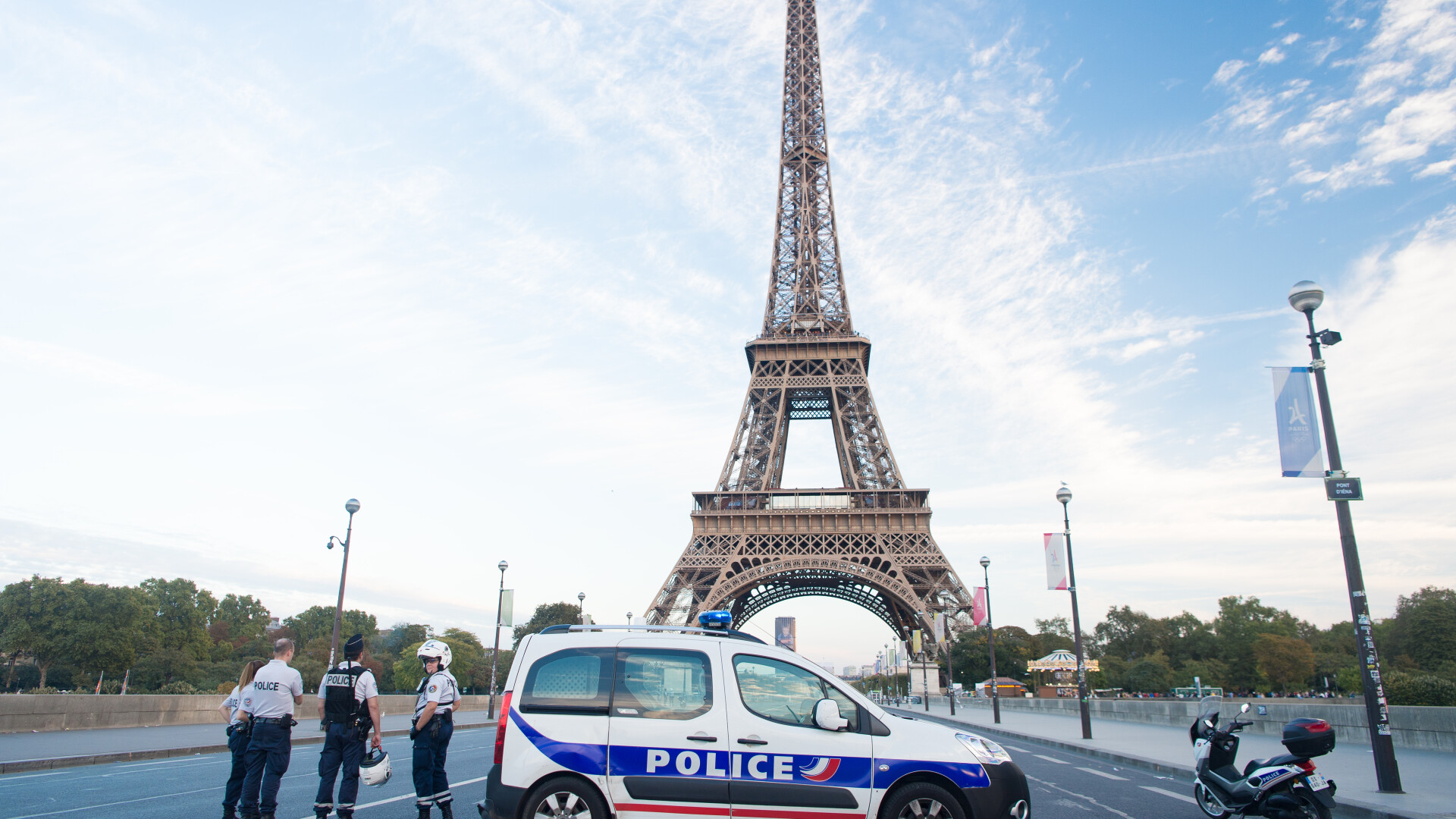 politie Turnul Eiffel