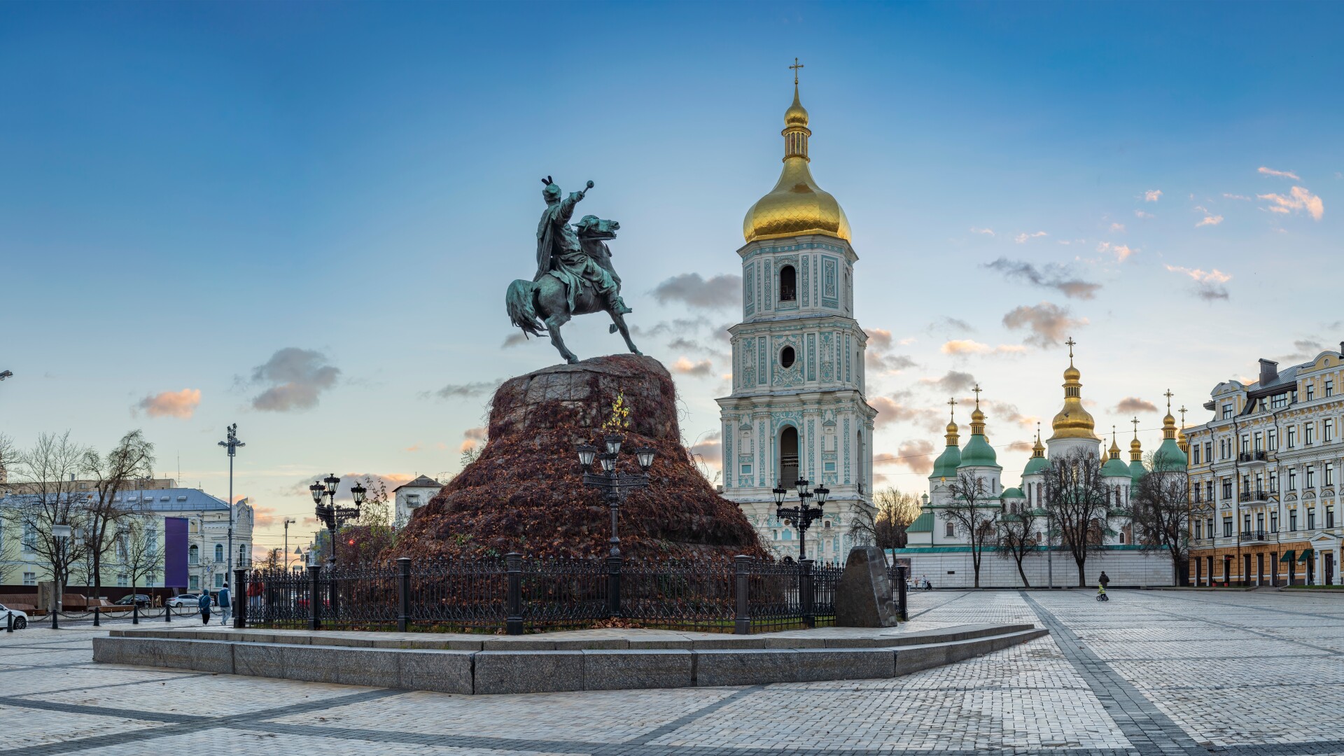 Ucraina continuă o campanie de îndepărtare a monumentelor