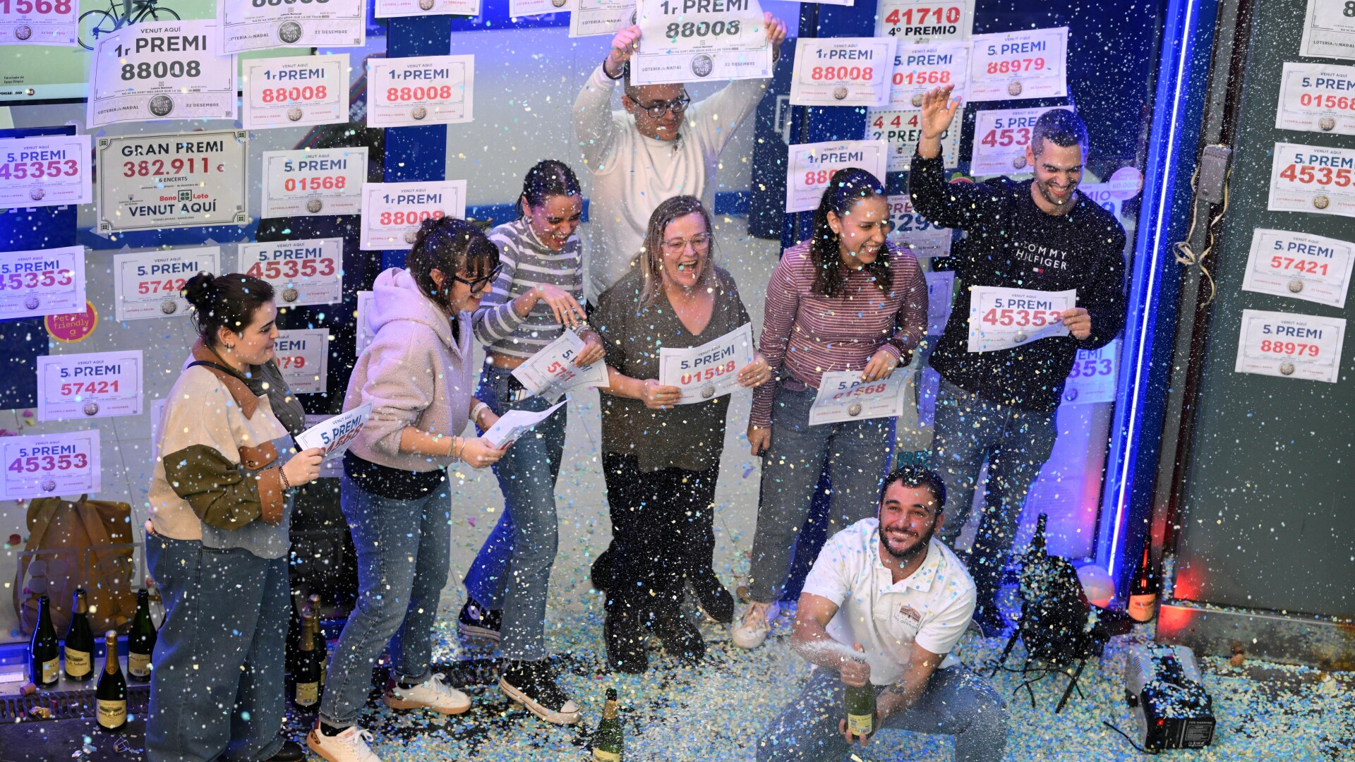 Cum au sărbătorit spaniolii după ce au fost dezvăluiţi câştigătorii loteriei „El Gordo”