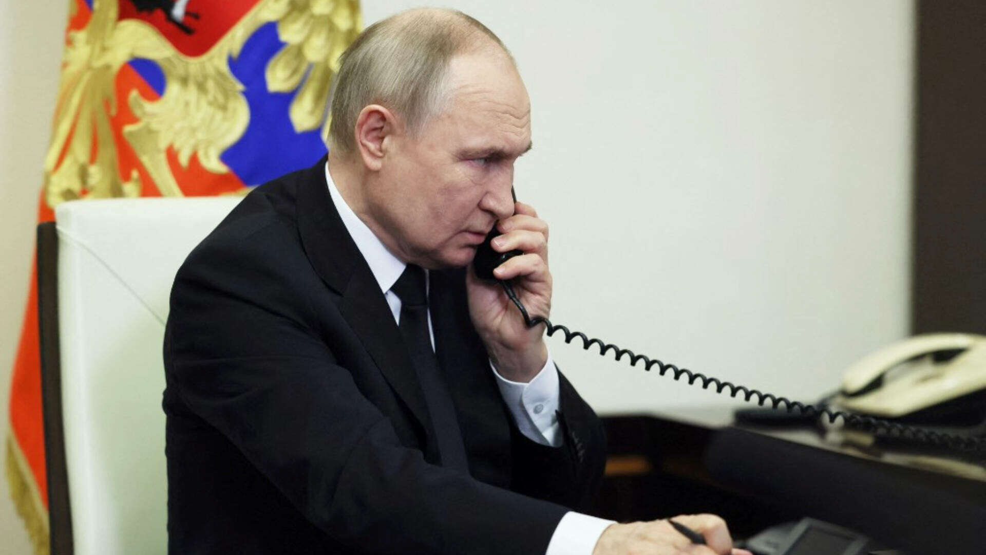 vladimir putin telefon