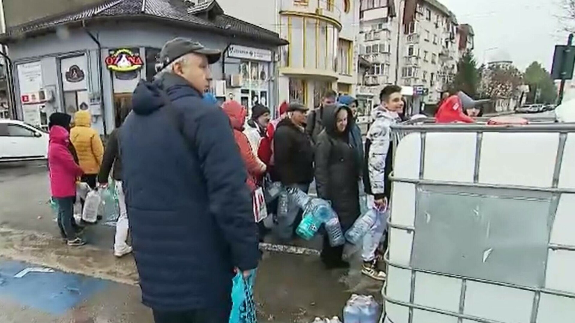 Criza apei potabile din Prahova. Furnizarea apei în Câmpina, întreruptă din nou, la 24 de ore după reluare
