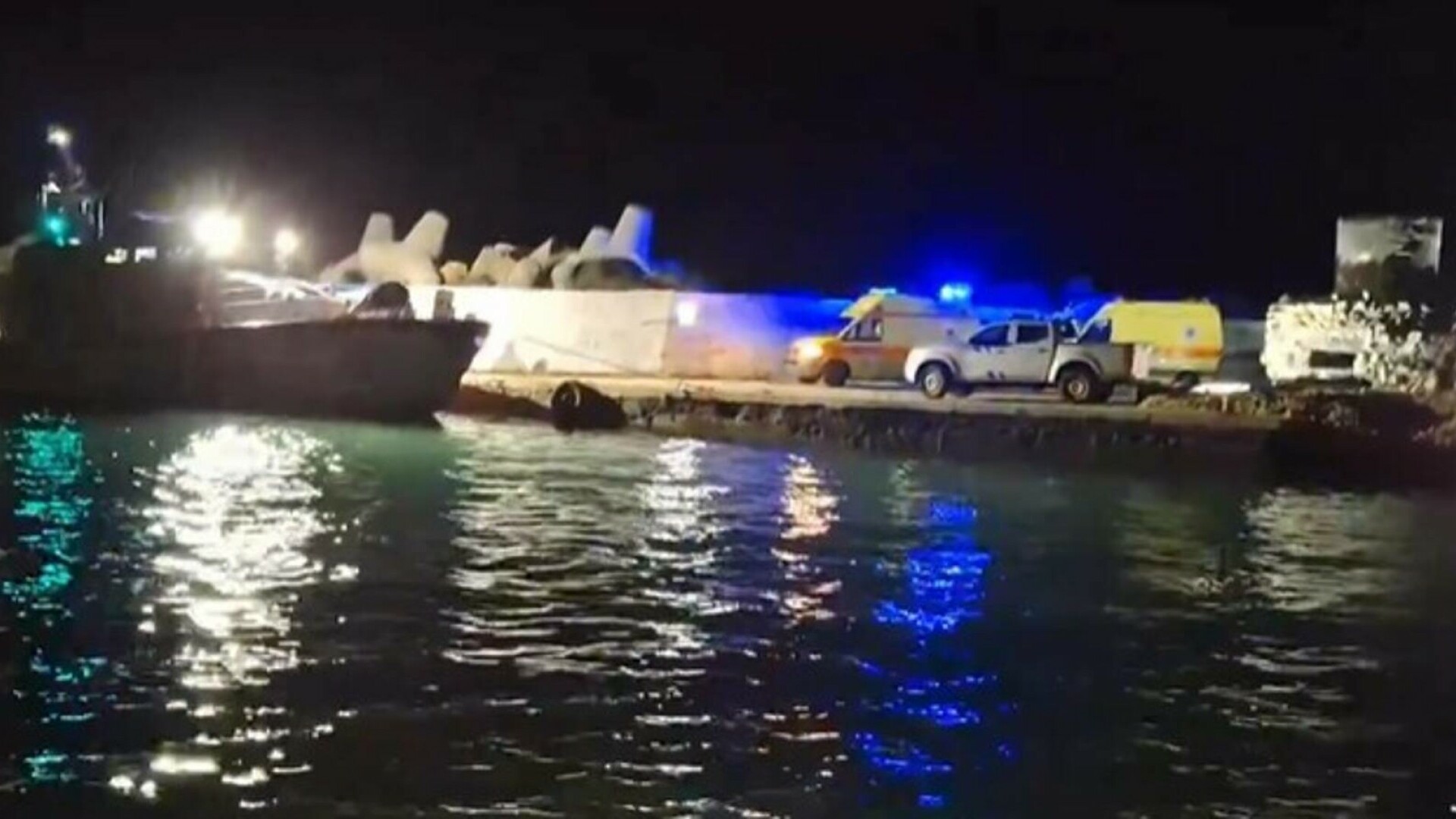 Cel puţin 18 migranţi au murit după ce ambarcaţiunea lor s-a răsturnat în Grecia. Doi supravieţuitori sunt în stare critică