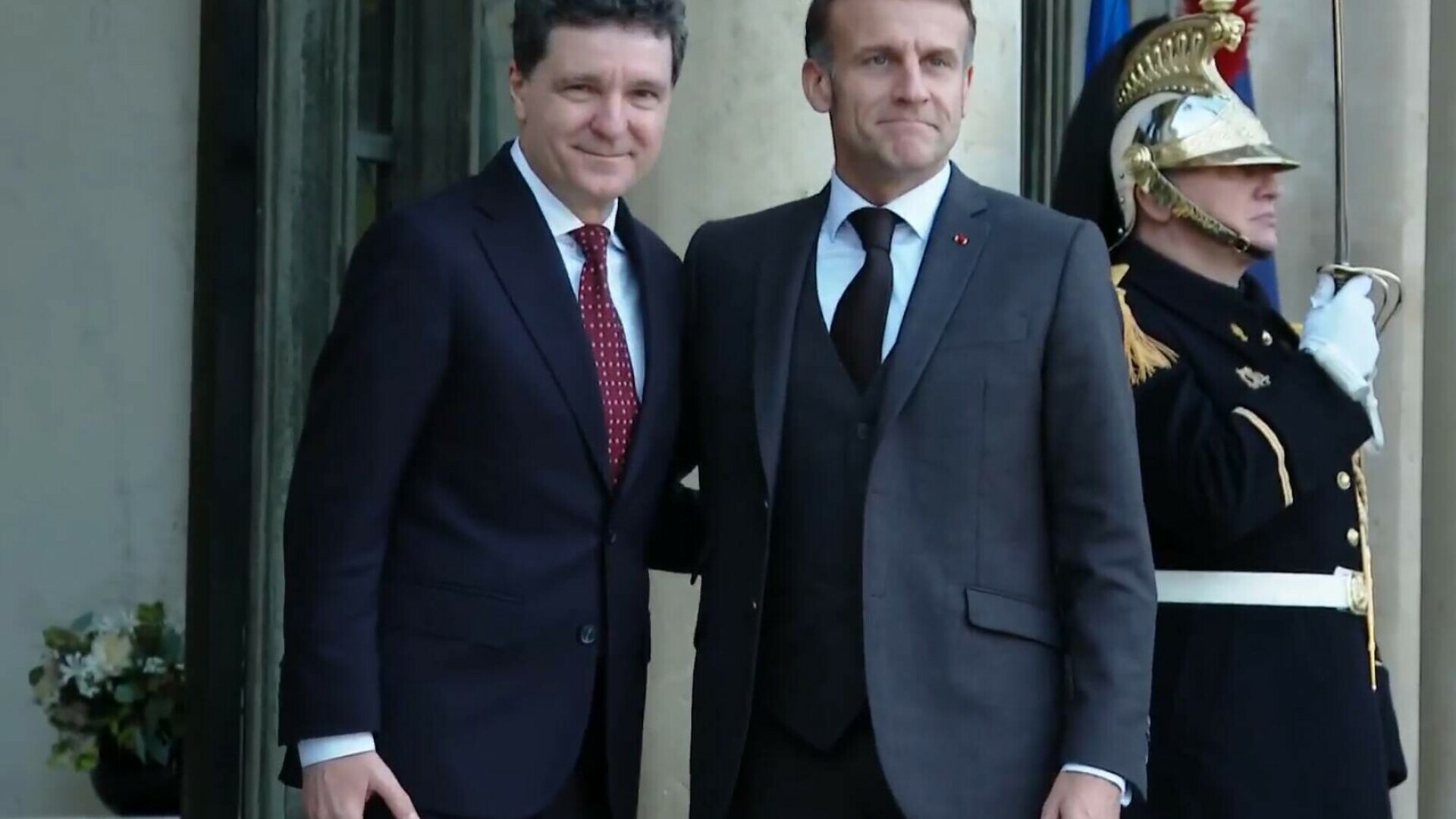 nicusor-dan-macron