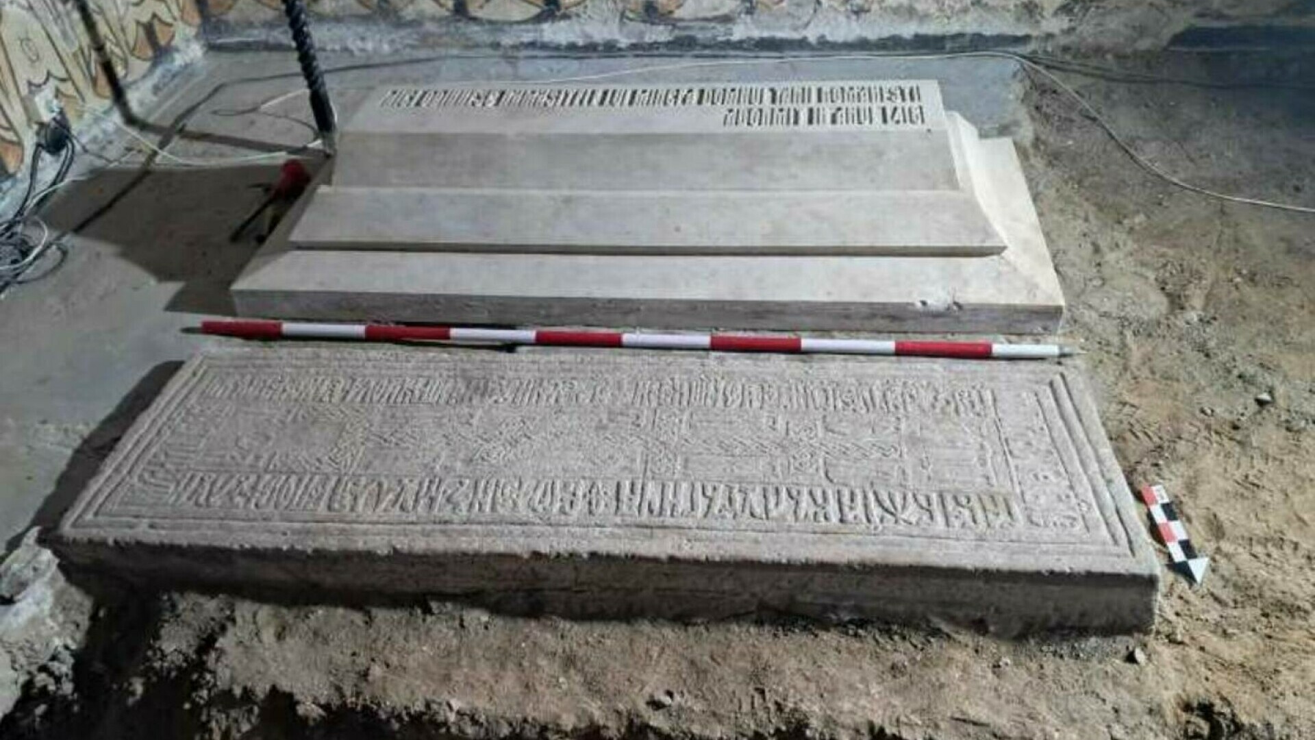 Mormânt Mircea cel Bătrân