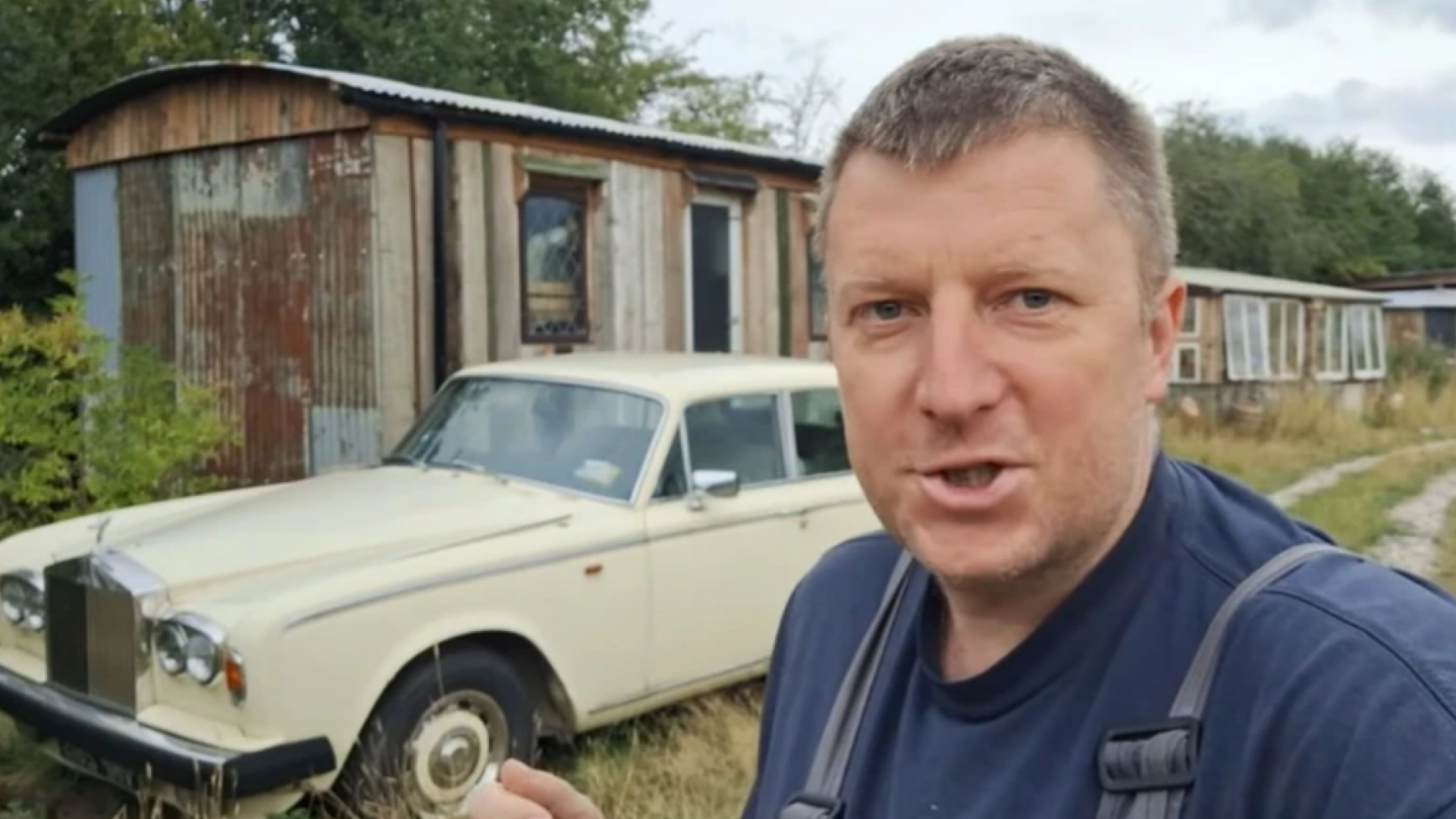 Un YouTuber a cumpărat un Rolls-Royce cu 2.300 de euro