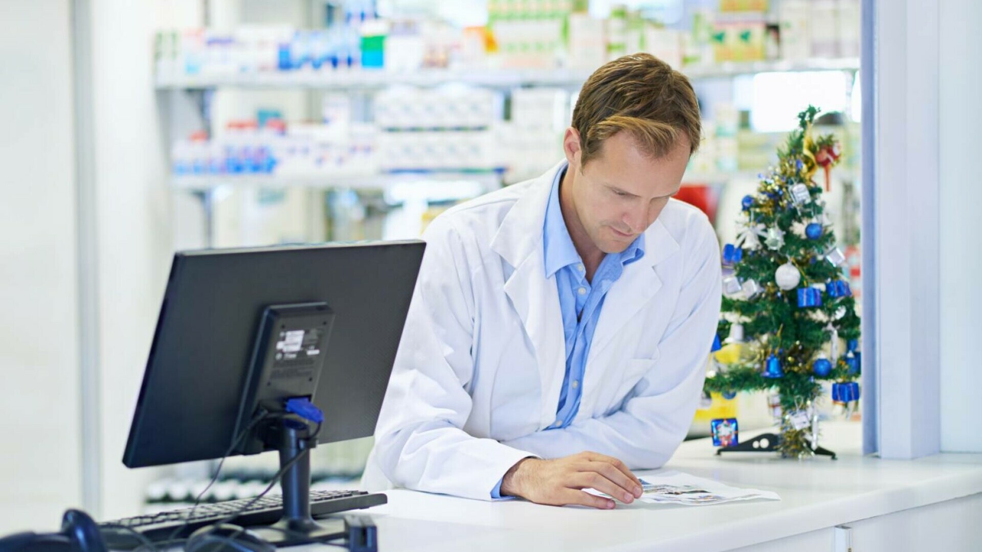 Farmacii deschise de Crăciun 2025. Lista farmaciilor non-stop din București