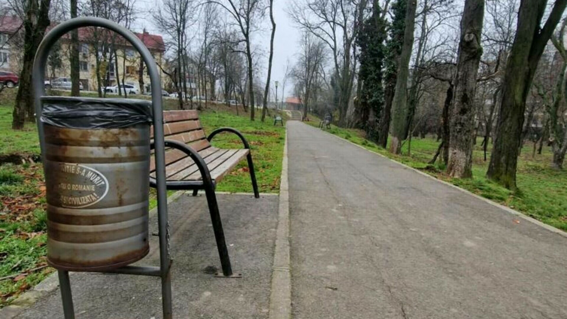 Parcul cumpărat cu 50 de milioane de euro de PMB și lăsat în paragină, de șapte ani