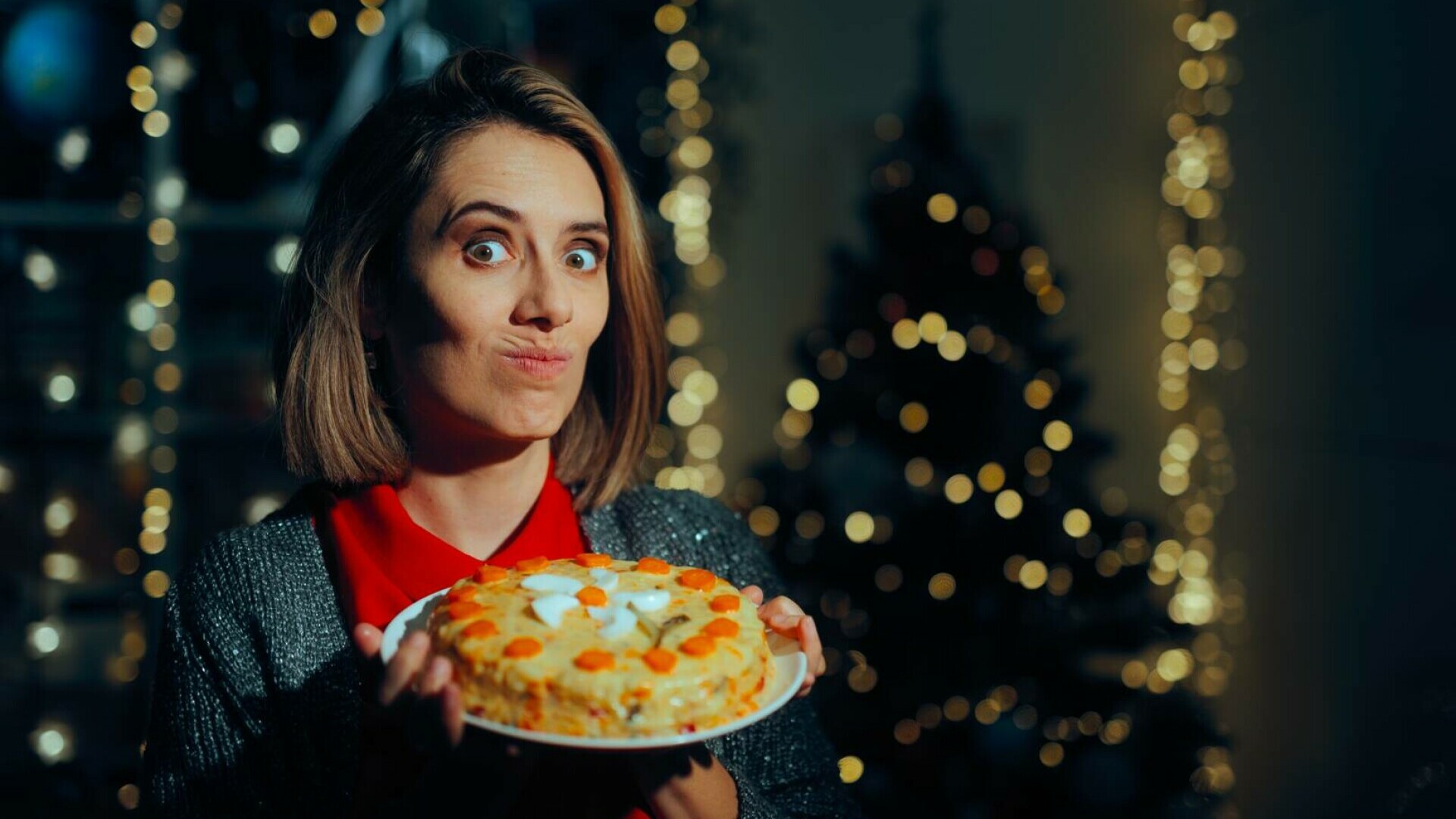 Reţeta originală de salată boeuf cu carne de vită pentru masa de Crăciun. Trucul folosit de gospodinele experimentate