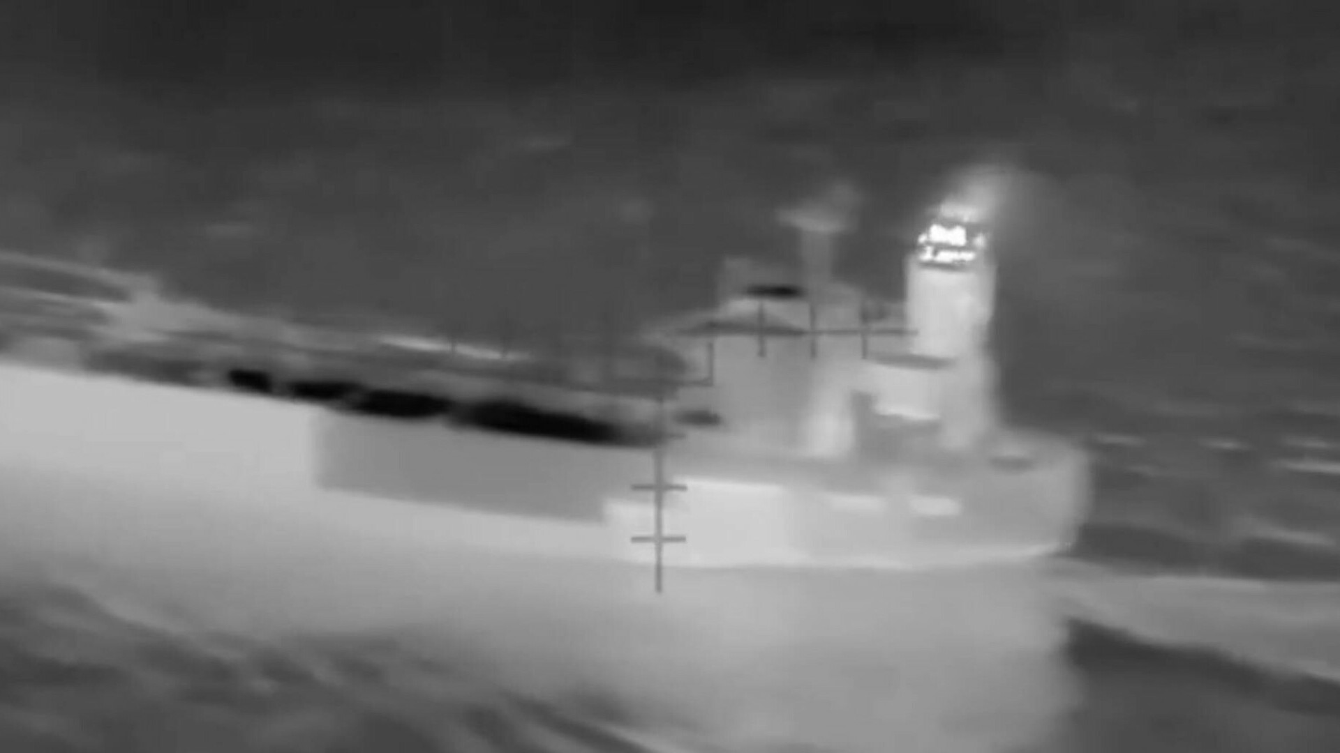 Ucraina a lovit cu drone un petrolier din „flota fantomă” rusă în Marea Mediterană. Imaginile oferite de SBU | VIDEO