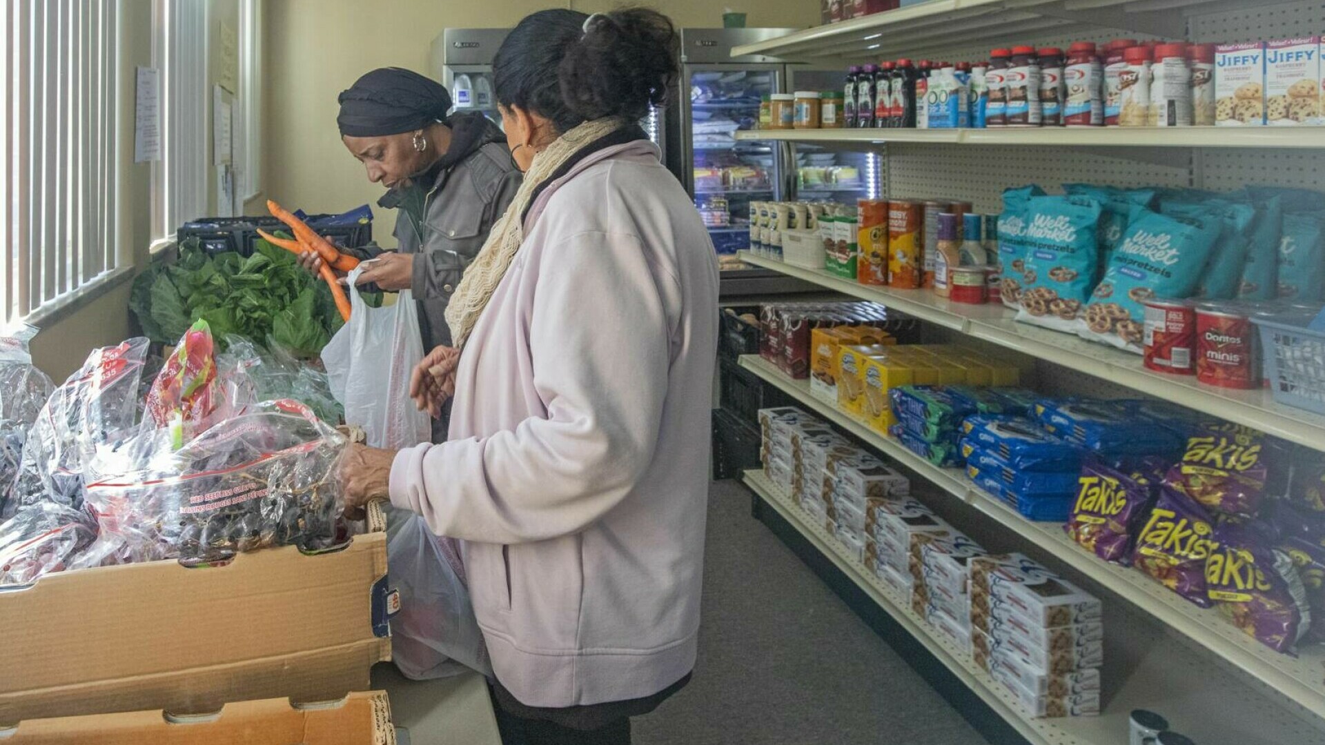 Cozi tot mai lungi la băncile de alimente din SUA. Inflaţia pune la încercare electoratul lui Donald Trump în Michigan