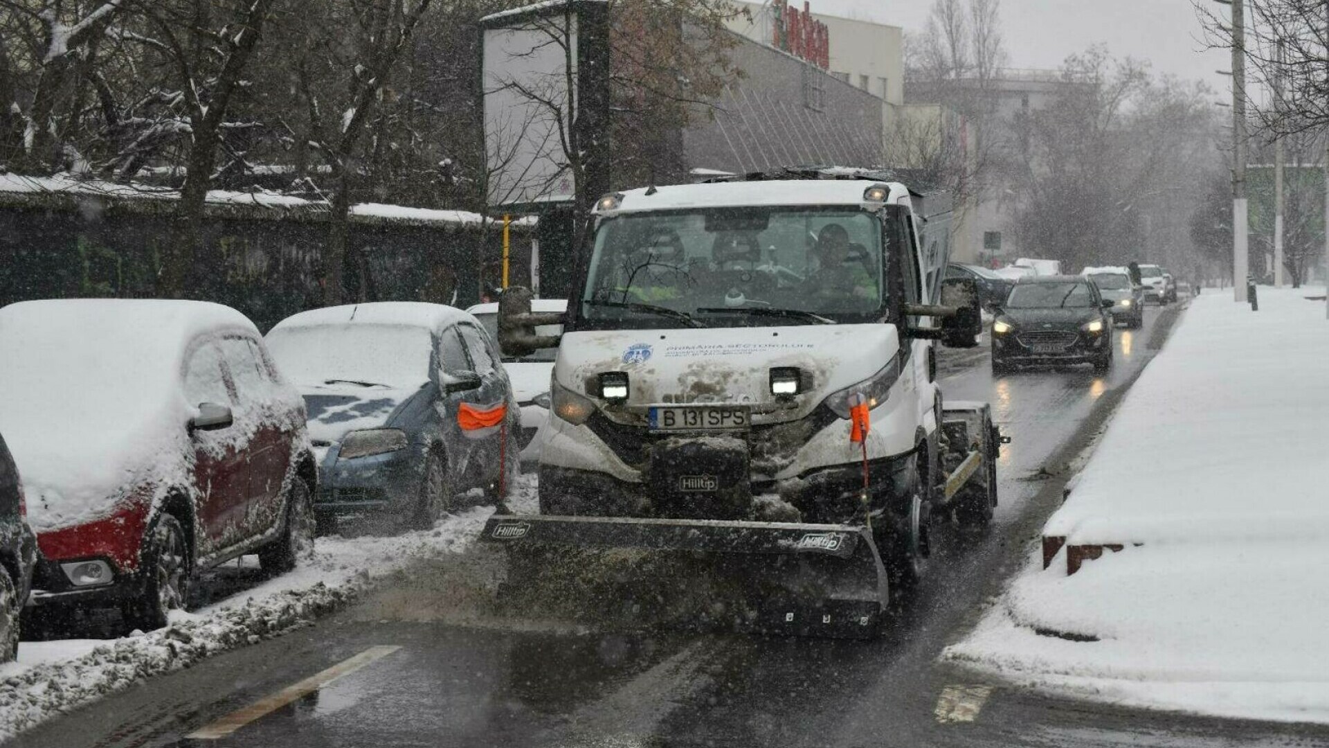 PMB promite că e pregătită pentru fulgii care ar putea cădea în Ajun de Crăciun. Lista utilajelor care vor interveni