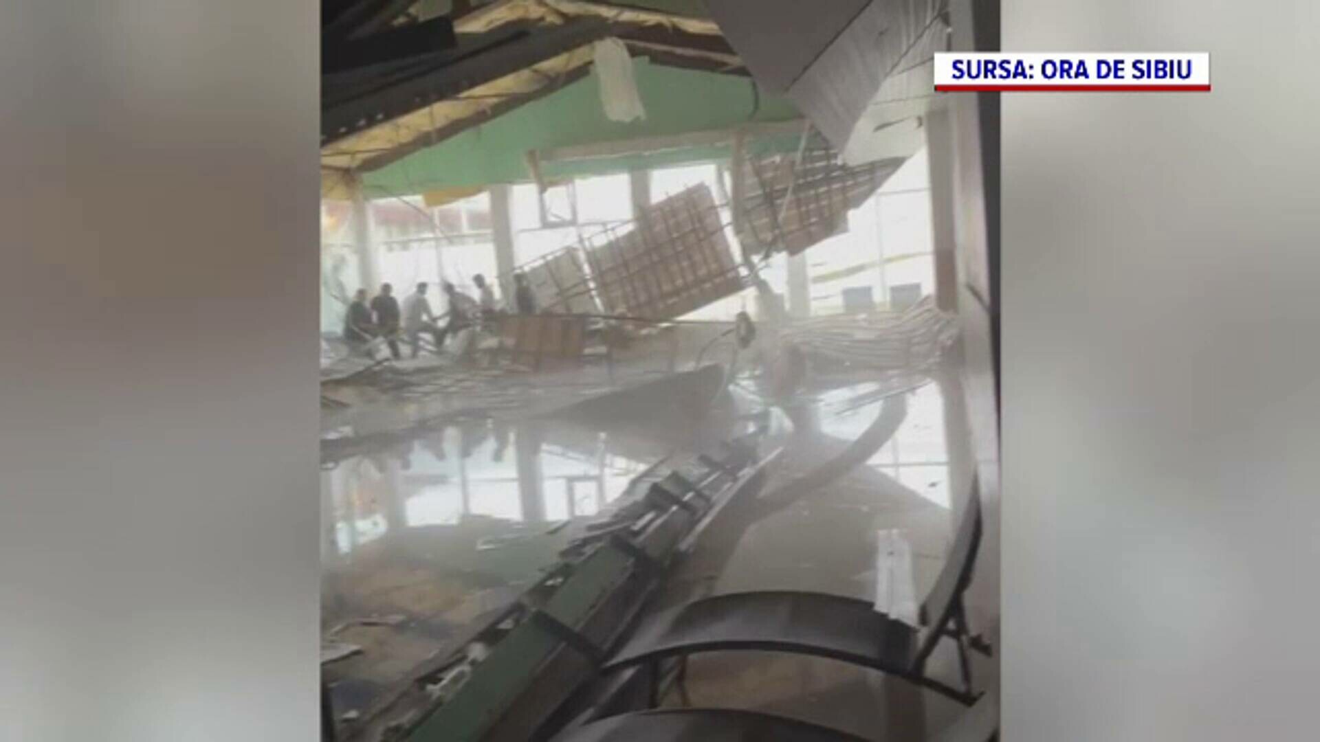 Reacția hotelului din Sibiu, unde un tavan s-a prăbușit peste o piscină: „Instalaţiile funcţionau în parametrii normali”