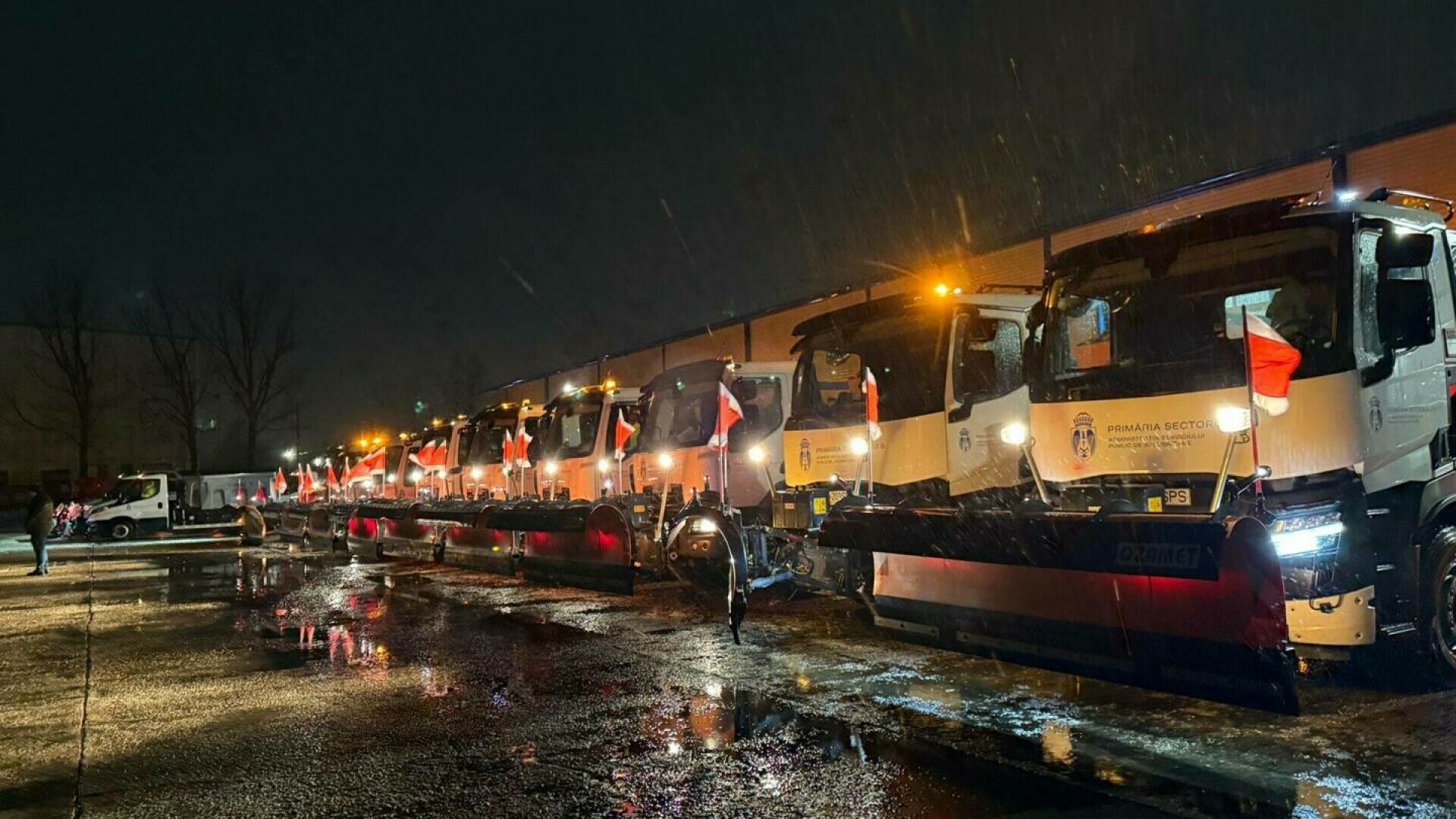 Cod galben de ninsori și polei în Capitală. Primăriile mobilizează utilaje și împrăştie material antiderapant