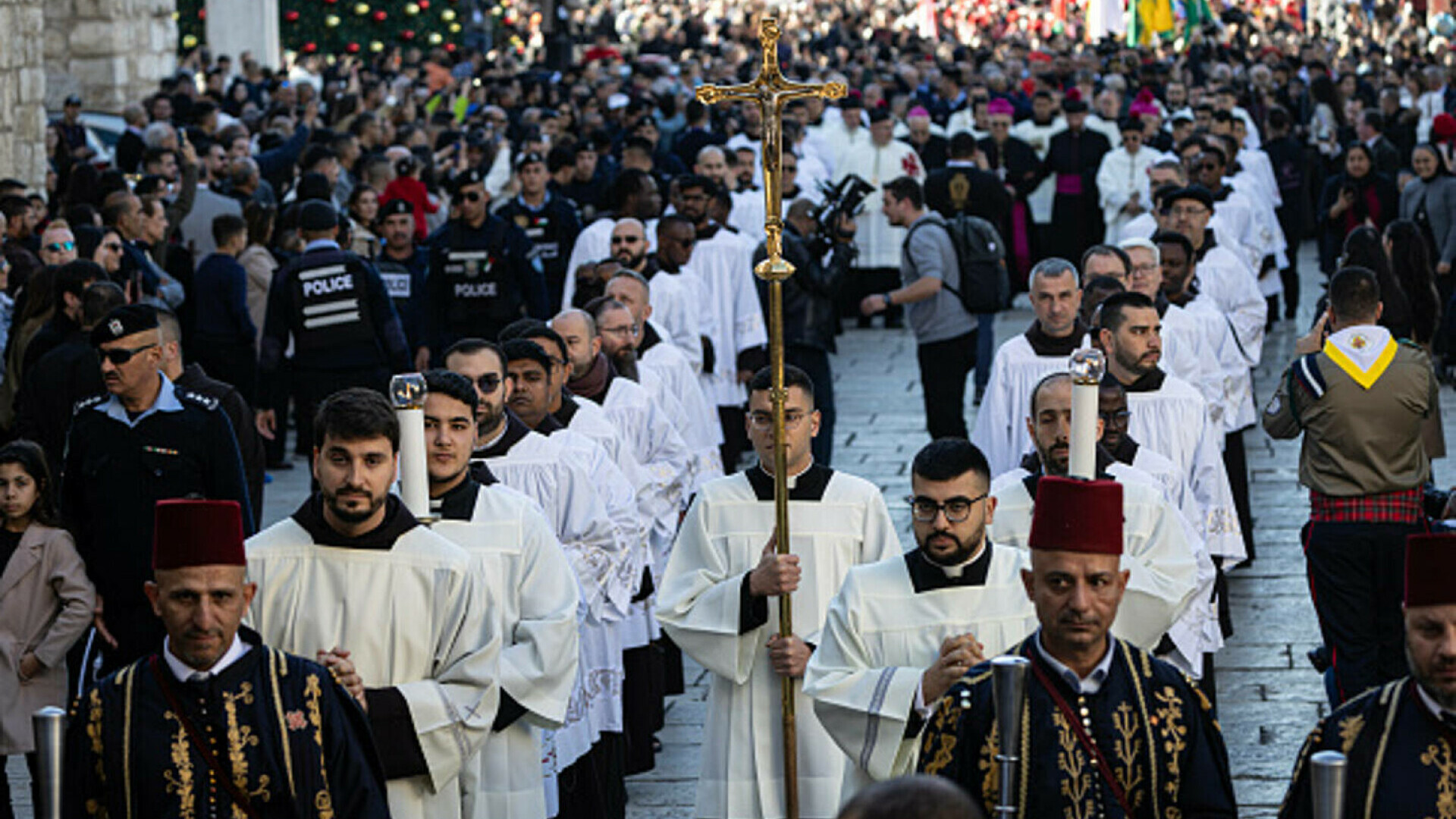 Primul Crăciun în Betleem după doi ani de război în Gaza: parade, colinde și tradiții reluate în umbra crizei umanitare. FOTO