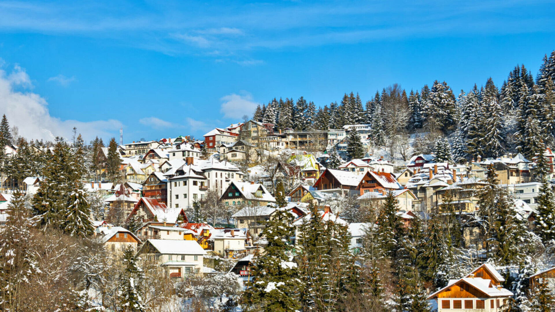 Crăciun pe Valea Prahovei. Zeci de unităţi de cazare şi-au aşteptat în zadar oaspeţii. „Nu putem face faţă concurenţei”